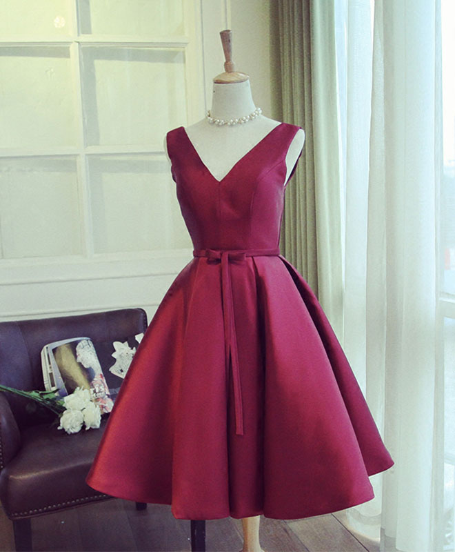 Elegant Burgundy V-Neck Short Prom Dress for Women - Perfect for Evening Parties, Homecoming & Special Occasions
