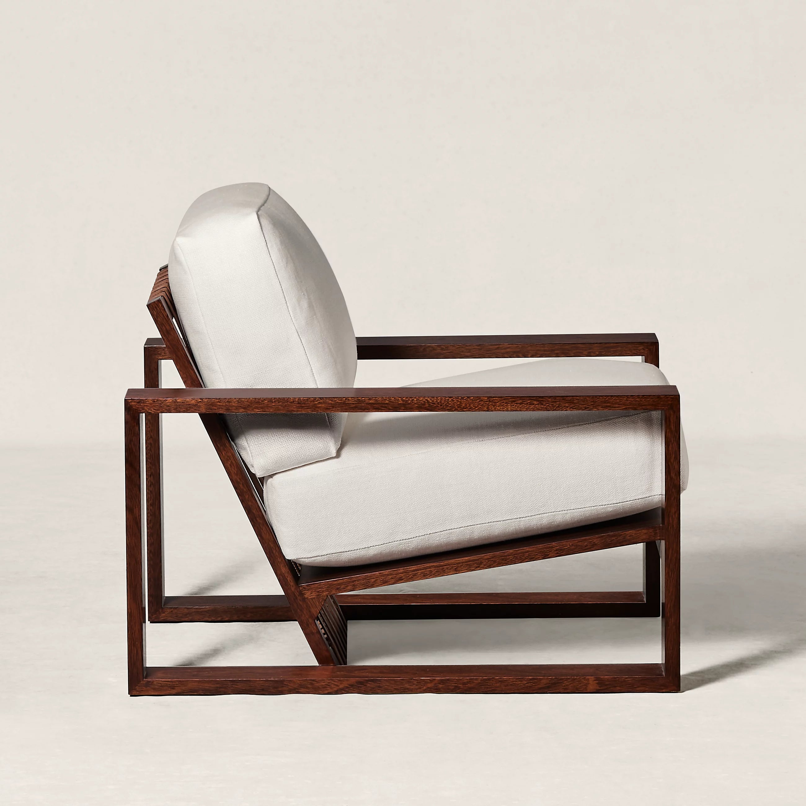 Modern CJ Lounge Chair - Comfortable Recliner for Living Room, Patio & Office - Ergonomic Design with Soft Cushions for Relaxation & Reading