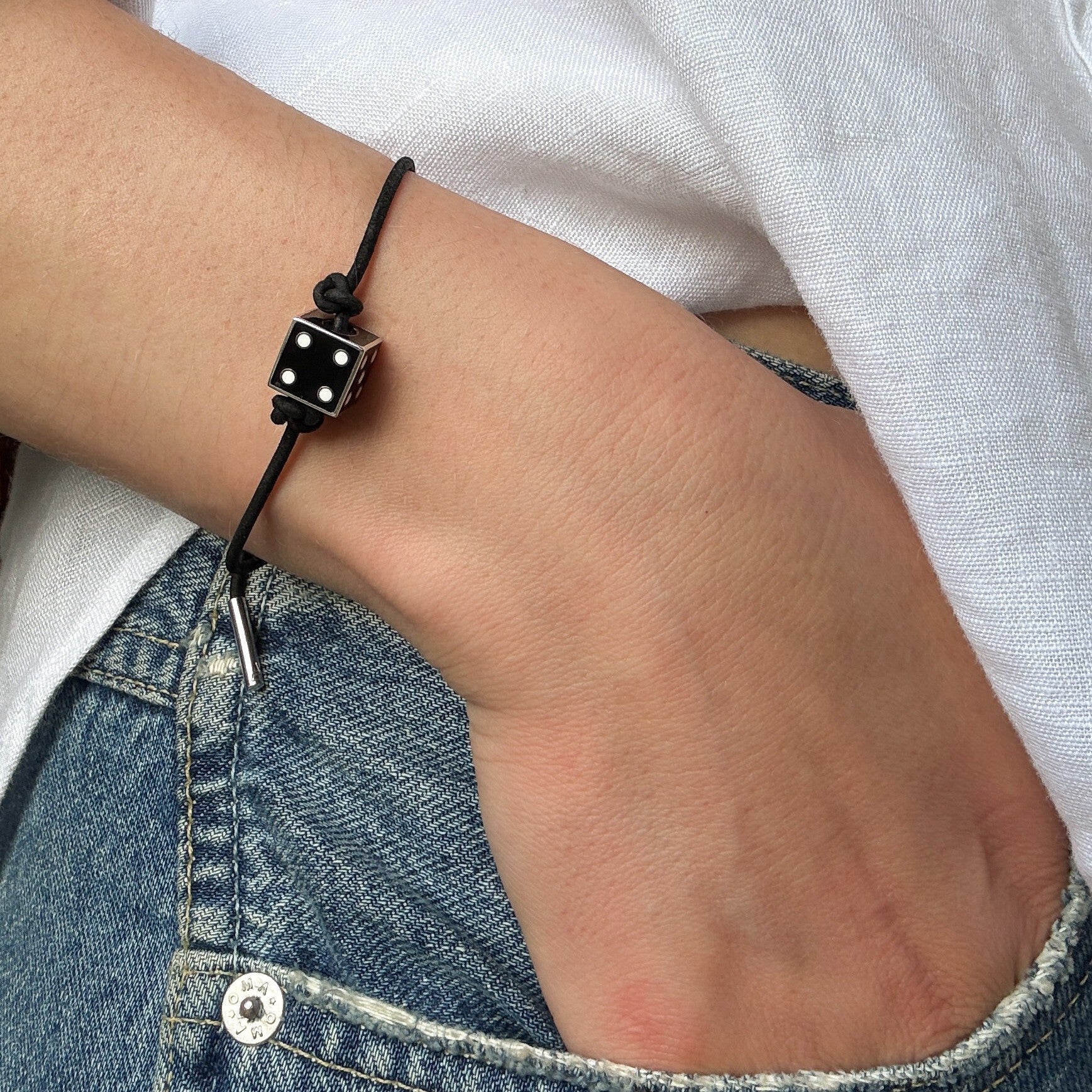 Unique Black Enamel Dice Bracelet for Women - Gothic DND Gaming Jewelry - Perfect for Tabletop RPG, Cosplay & Gift Giving