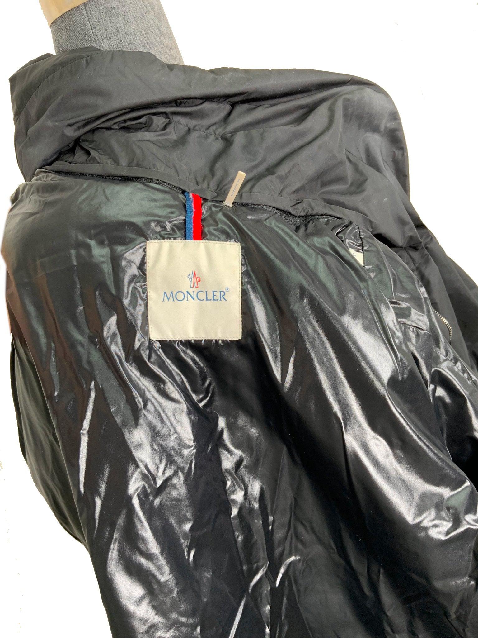 MONCLER Quilted Puffy Jacket for Women & Men - Lightweight Winter Coat, Waterproof Down Jacket, Size M - Perfect for Skiing, Hiking & Cold Weather Fashion