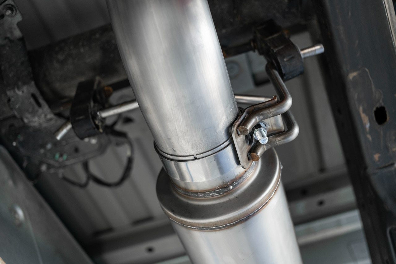 2023 Chevy/GMC 2500/3500 6.6L Gas Aluminum Single Side Exhaust System - Perfect for Truck Upgrades & Off-Road Adventures
