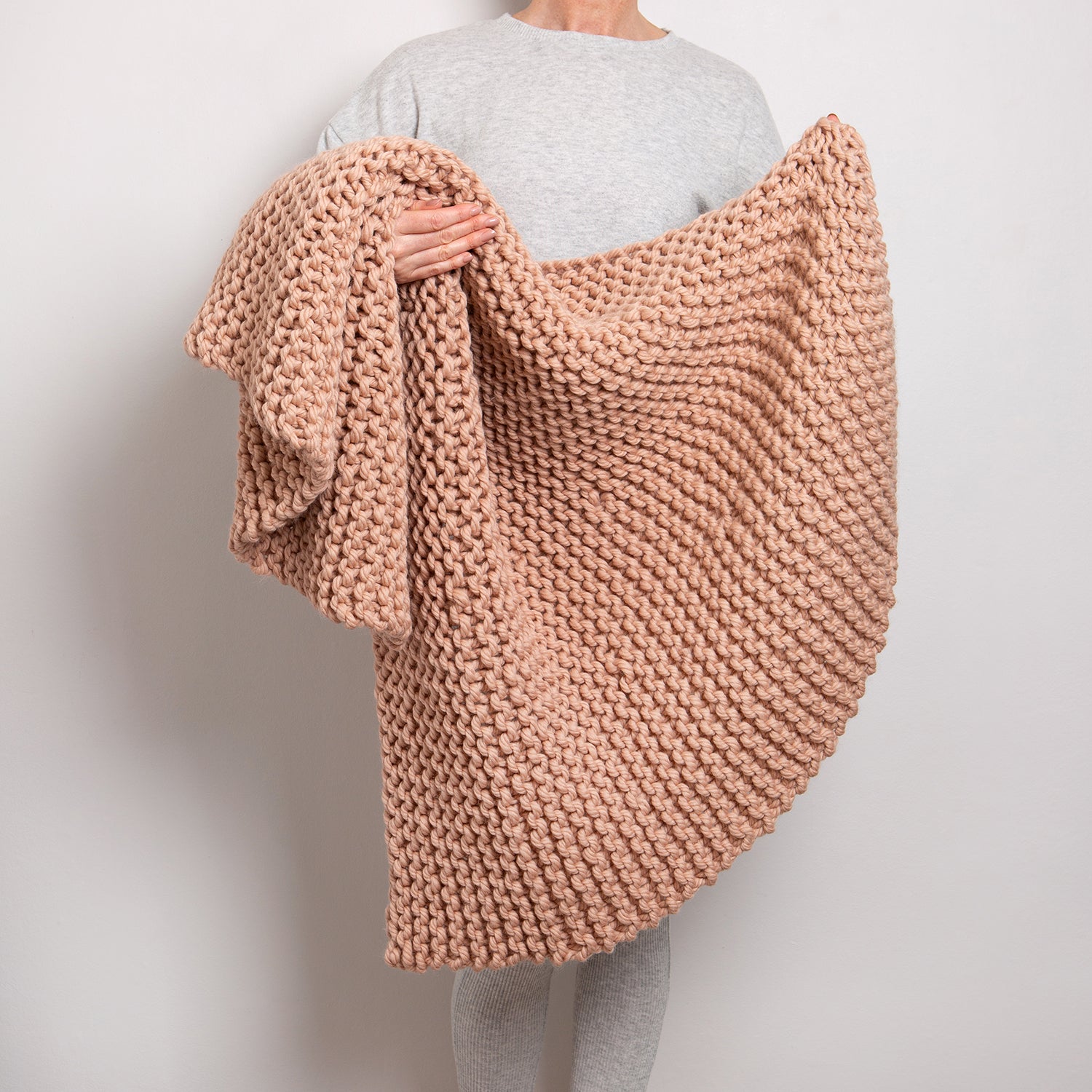 Wrap Up Blanket Knitting Kit - 2 in 1 Beginner Friendly Crochet Pattern for Cozy Home Decor & DIY Gift Making