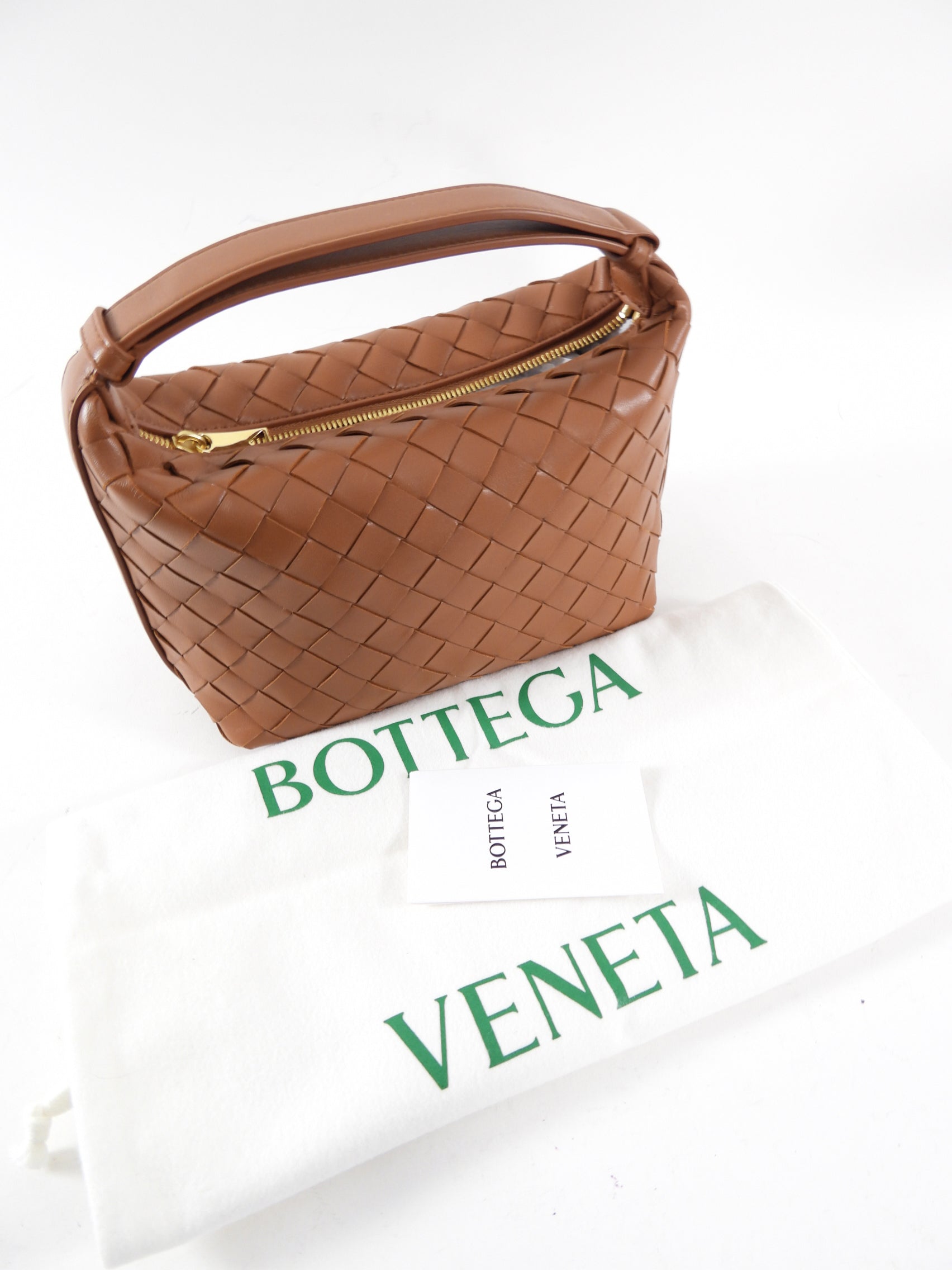 Bottega Veneta Mini Wallace Bag in Caramel Brown Intrecciato Leather - Luxury Crossbody Purse for Women, Perfect for Date Night & Evening Events