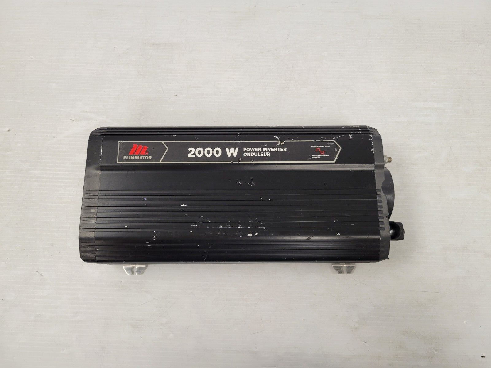 Motomaster C1C2000M Power Inverter - 2000W Car Inverter for Laptops, Phones & Small Appliances | Perfect for Road Trips, Camping & Emergency Power Backup