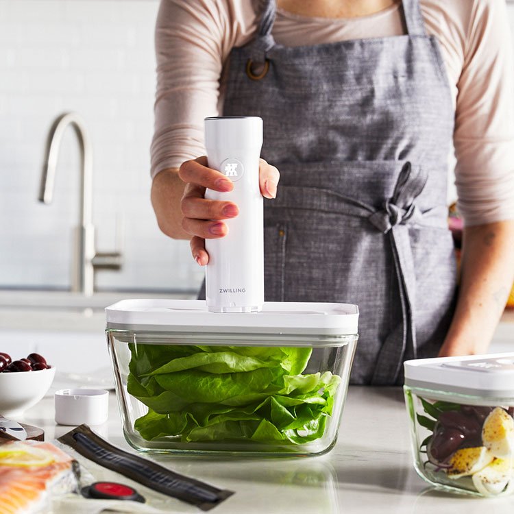 ZWILLING Fresh & Save Vacuum Pump - Airtight Food Storage System for Fruits, Vegetables & Leftovers | Keep Food Fresh Longer | Perfect for Meal Prep & Kitchen Organization