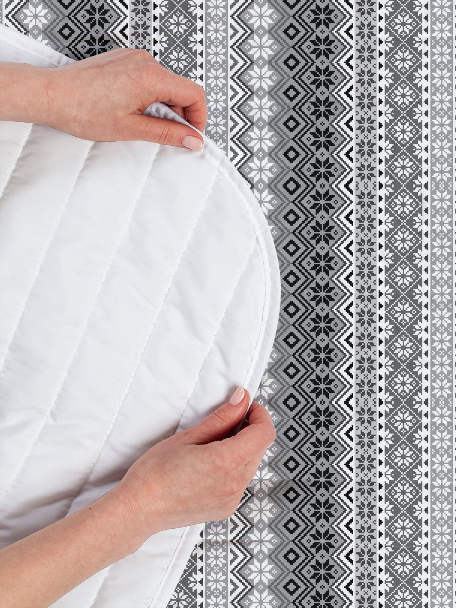 Ambesonne Nordic Microfiber Bedspread Set - Knitting Theme Chevron Pixel Art Scandinavian Design, Soft Queen Size Bedding with Pillow Shams & Comforter in Grey White Black | Perfect for Cozy Bedrooms, Guest Rooms & Modern Home Decor