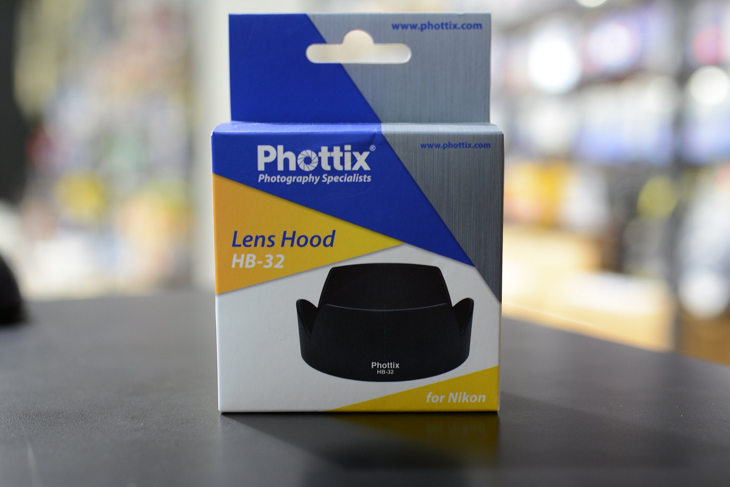 Phottix Replacement Lens Hood for Nikon HB 32 - Compatible with Nikon DSLR Cameras - Durable & Lightweight Design for Outdoor Photography & Travel