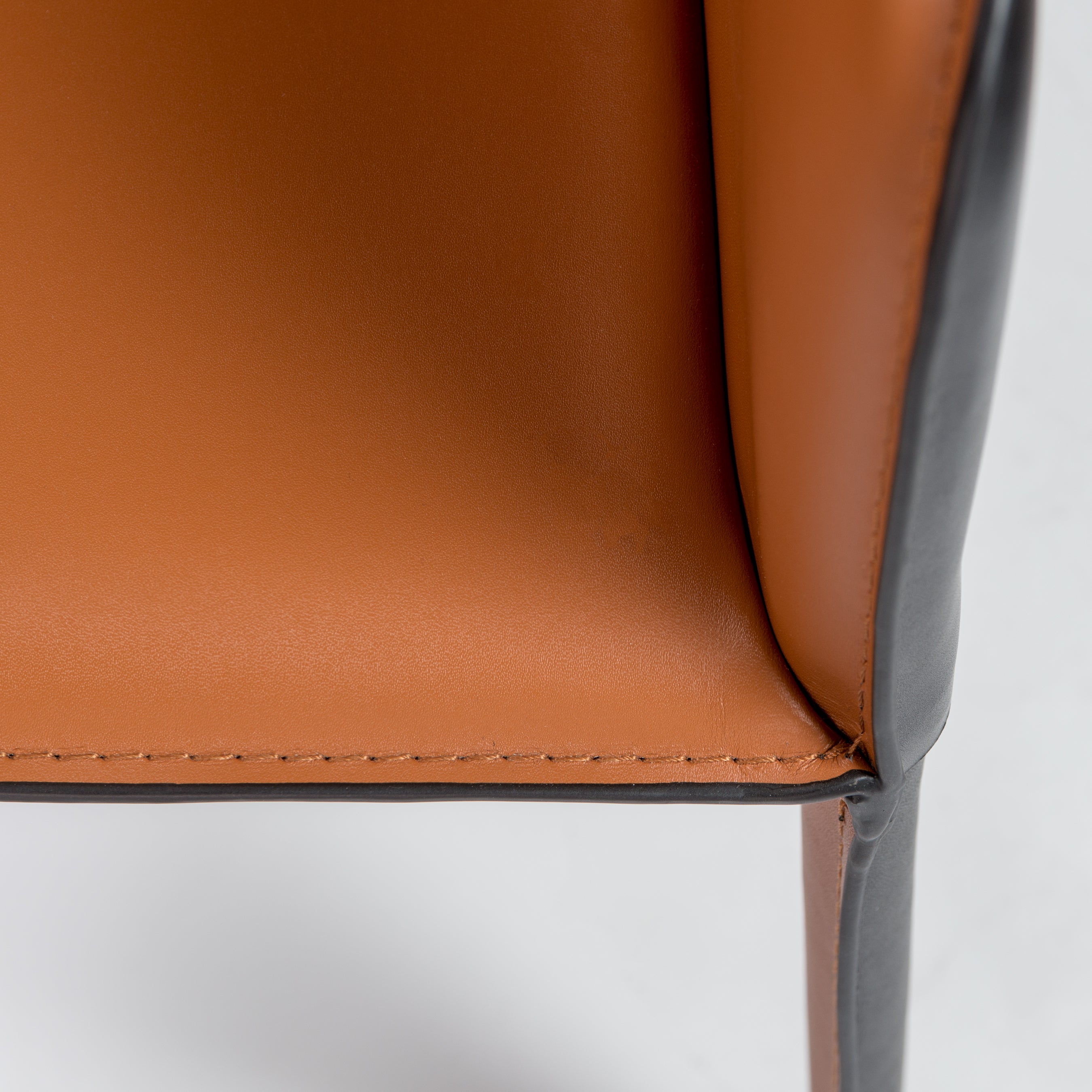 Pallas Armchair - Modern Comfortable Lounge Chair for Living Room, Bedroom & Office - Perfect for Relaxing, Reading & Working