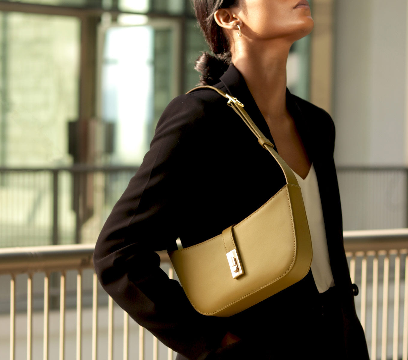 Stylish Mabel Shoulder Bag for Women - Trendy Crossbody Purse with Adjustable Strap - Perfect for Work, Travel & Everyday Use