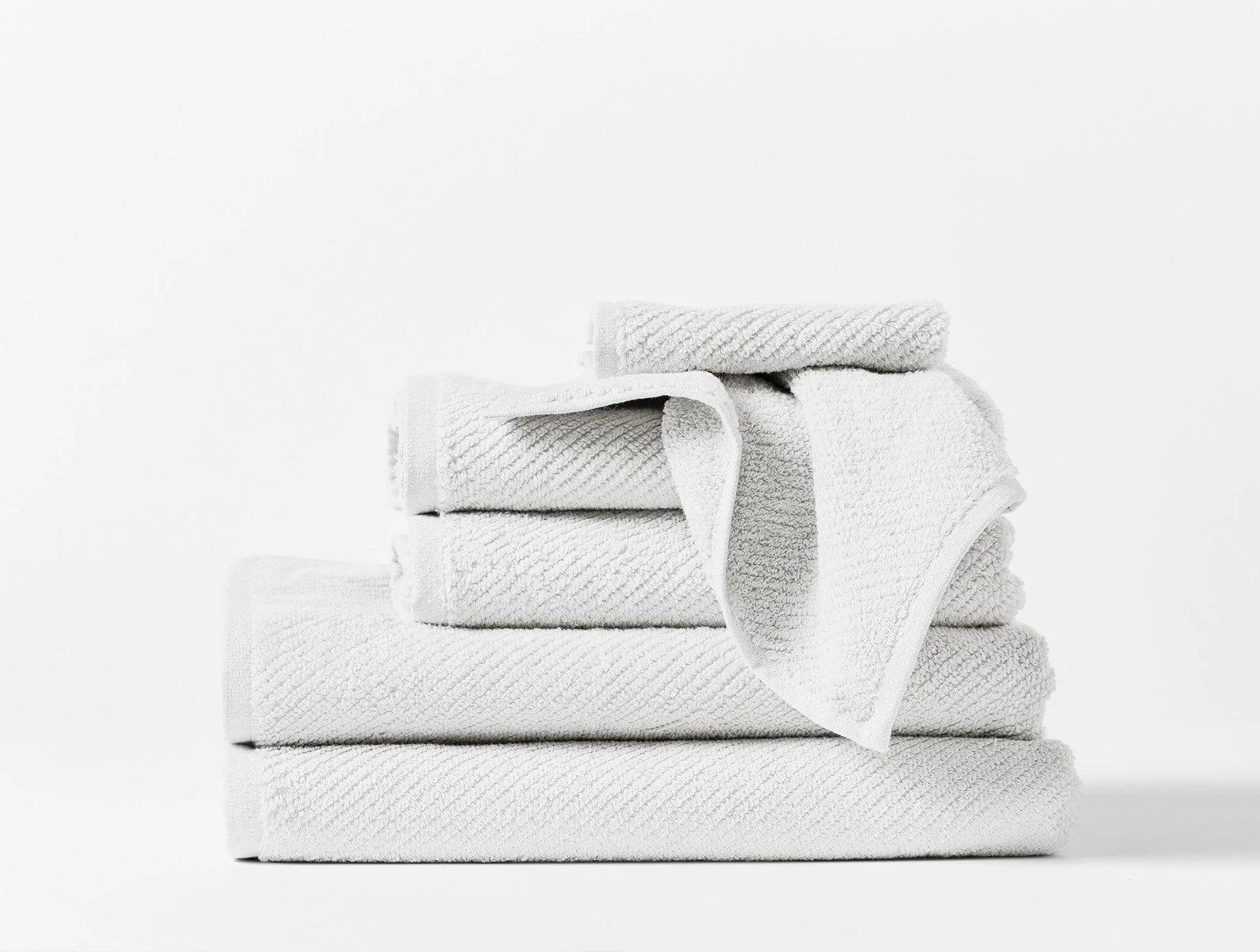 Organic Cotton Bath Towels & Mats - Lightweight, Eco-Friendly, Ultra Absorbent - Perfect for Spa, Bathroom, and Beach Use