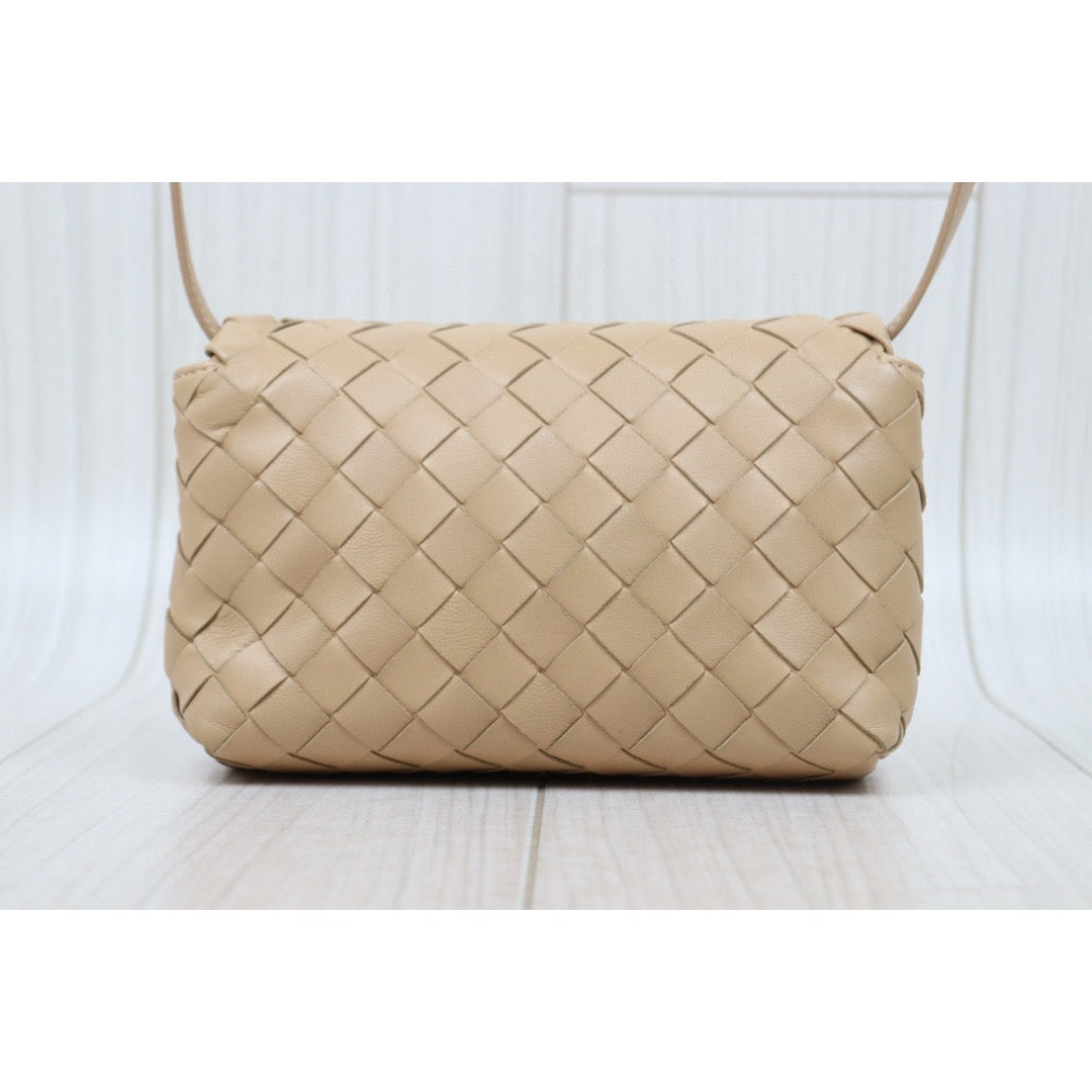 Bottega Veneta S25032608 Lamb Skin Leather Loop Handbag - Authentic Pre-Owned Luxury Purse for Women | Perfect for Evening Events & Date Nights