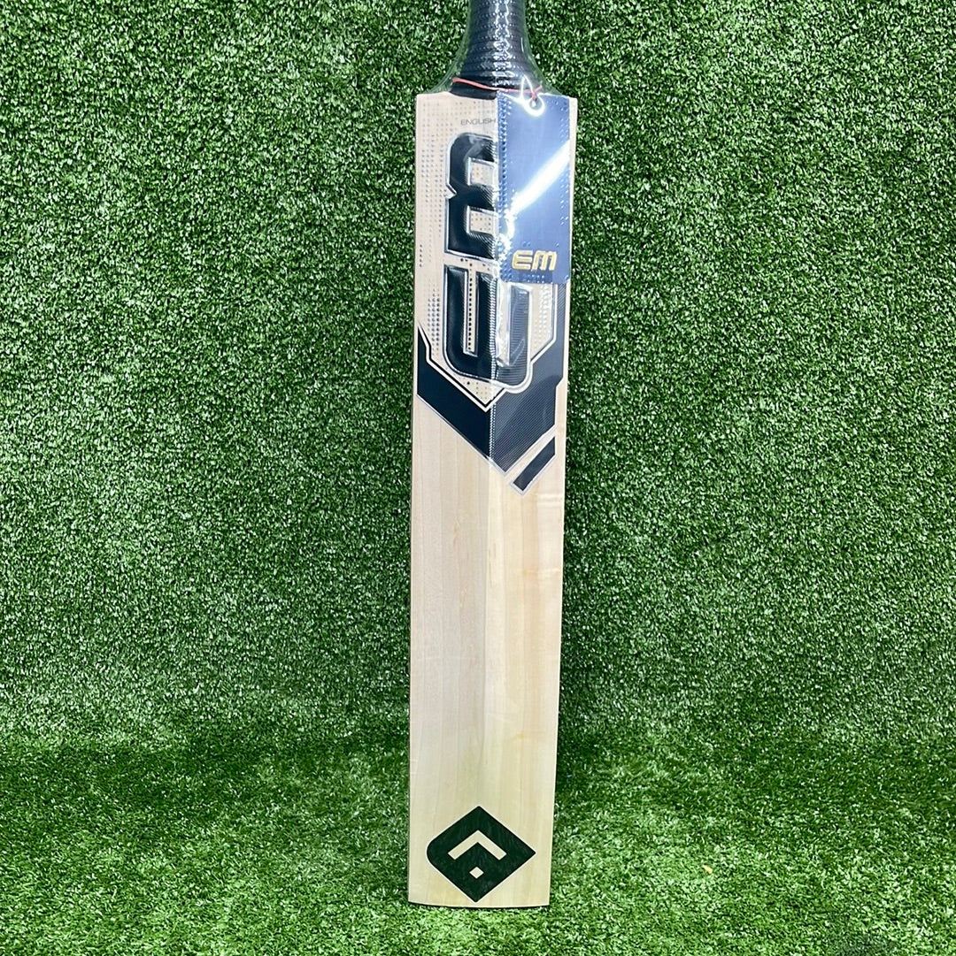 EM Maxxum 4.0 English Willow Cricket Bat - Premium Grade Cricket Equipment for Professional Players | Perfect for Matches, Training & Competitive Play