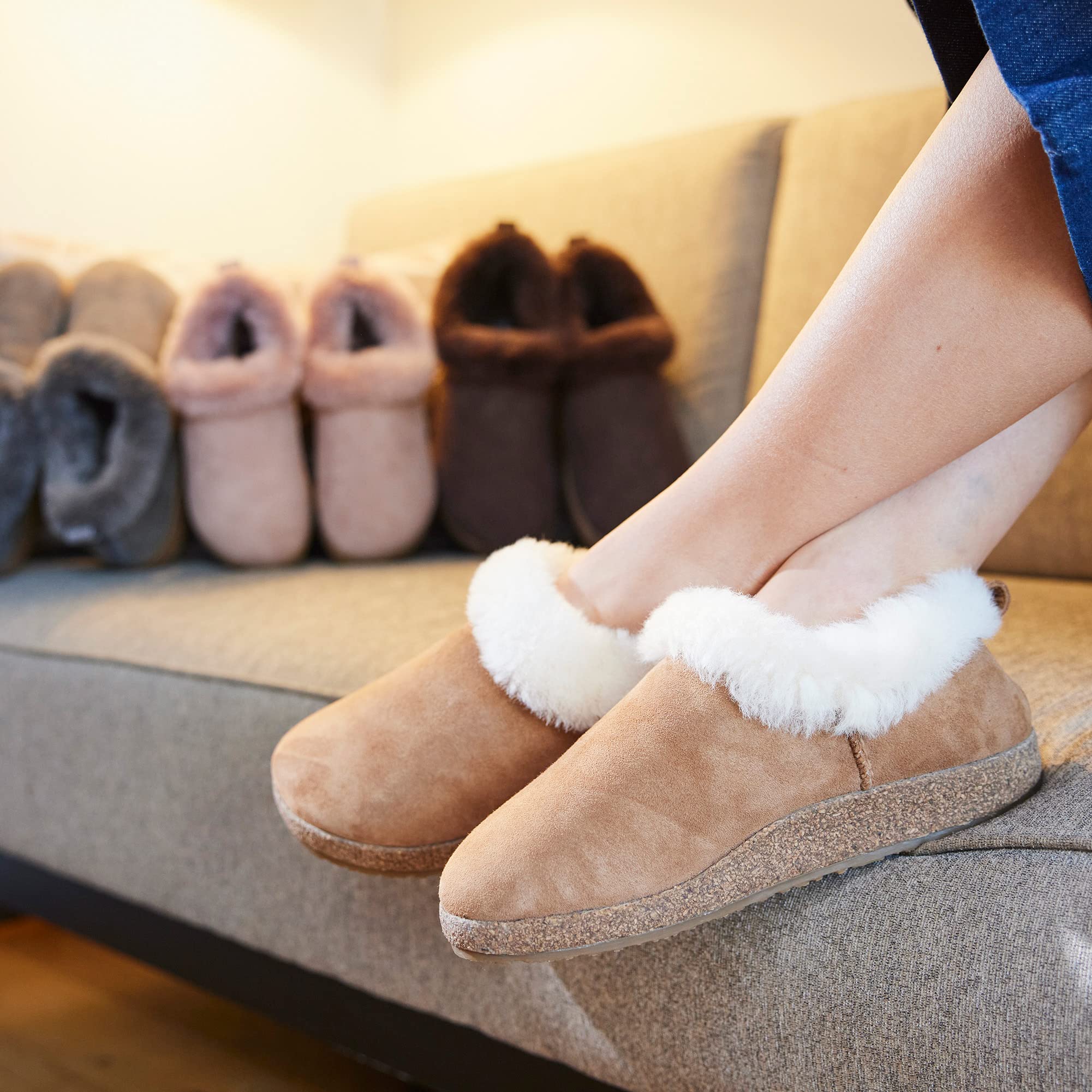 HAFLINGER Iceland Lambskin Clog Felt Slippers for Women & Men - Comfortable Wool House Shoes with Arch Support - Perfect for Indoor, Outdoor & Spa Use