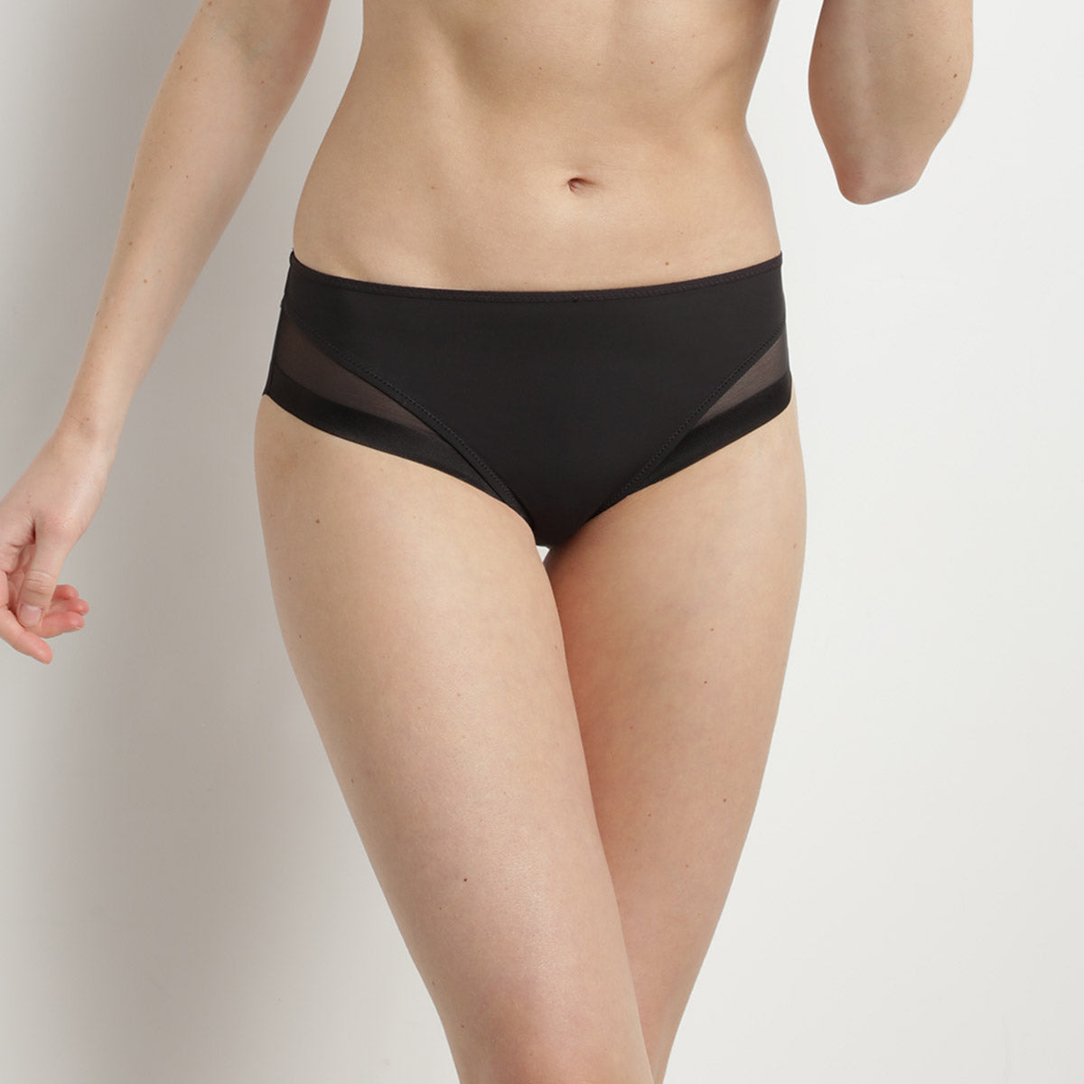 Dim Women's Black Microfiber & Tulle Slip - Comfortable Lingerie for Everyday Wear, Sleepwear and Special Occasions