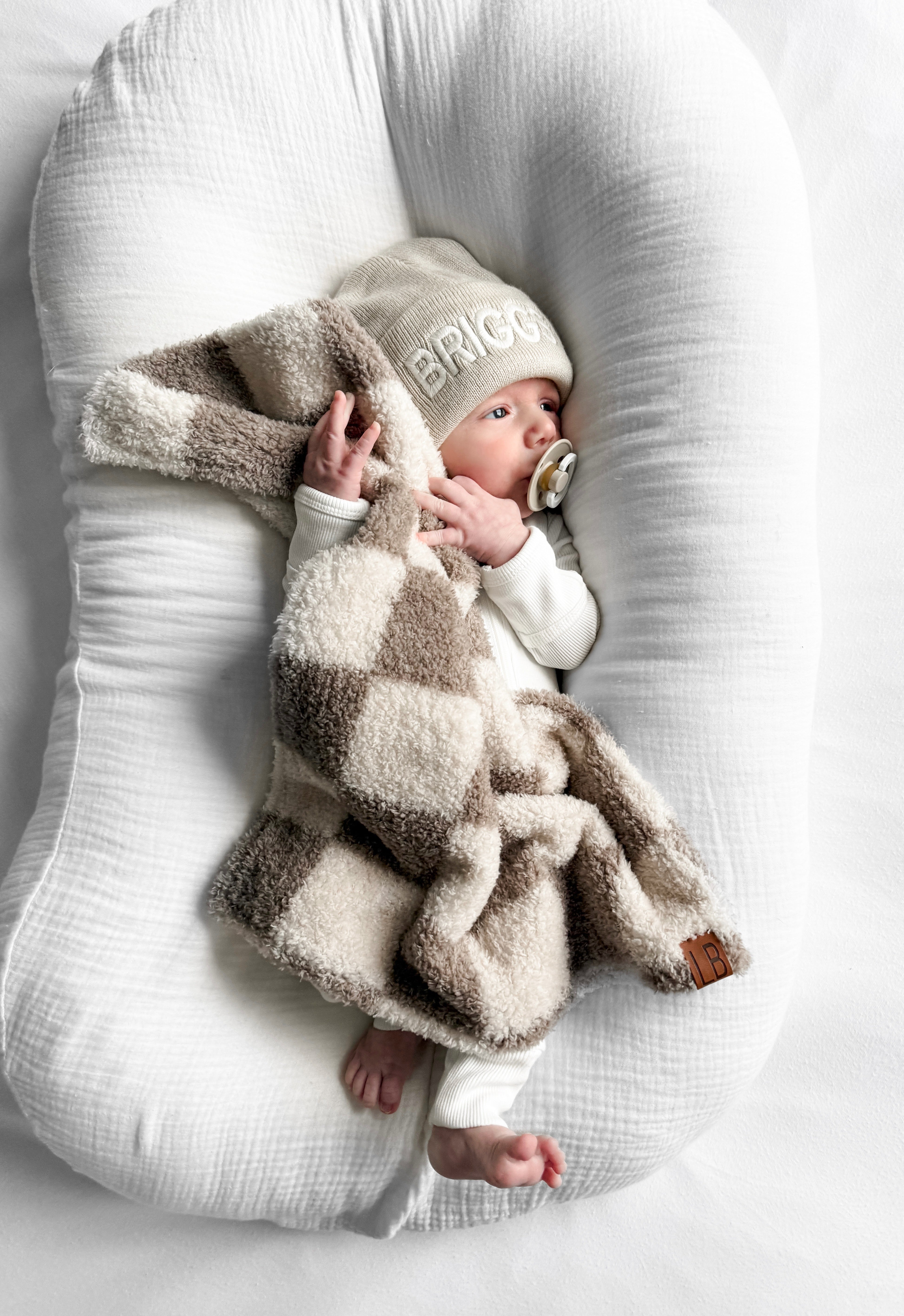 Soft Fluffy Plush Blanket with Mushroom Check Pattern - Cozy Warm Throw for Bed, Couch & Outdoor Use