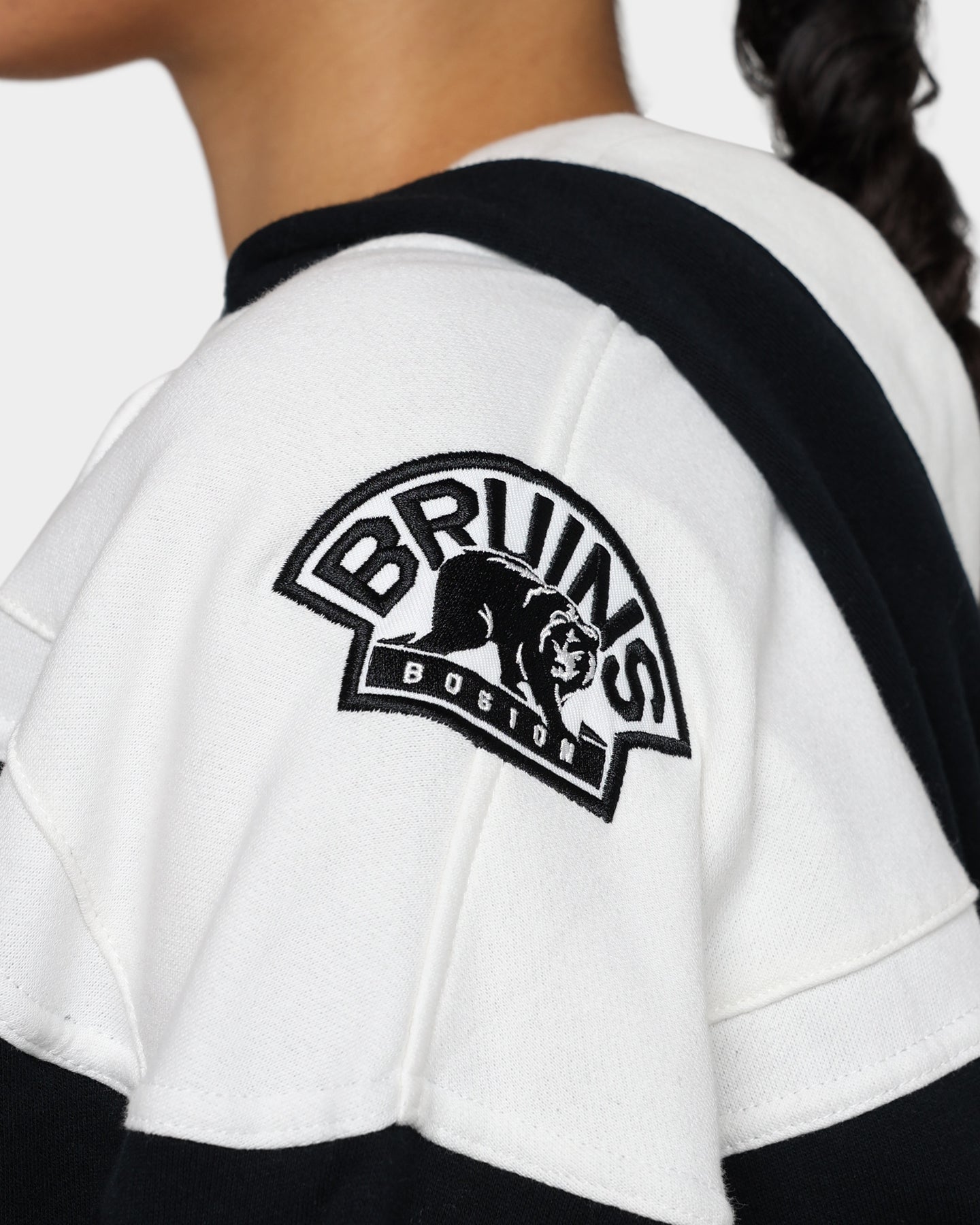 47 Brand Boston Bruins Superior Lacer Hoodie - Men's NHL Hockey Pullover Sweatshirt - Jet Black - Warm Fleece Lined for Winter Games & Casual Wear