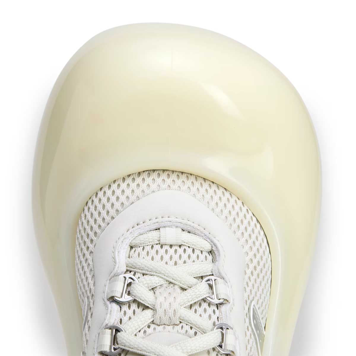 Avavav Moonrubber Sneakers in Off White Silver Metallic - Stylish Comfort for Casual Wear & Street Fashion