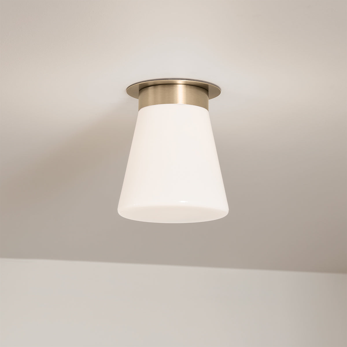 Albers Flush 1 Liter E27 Ceiling Light Fixture - Modern LED Lighting for Bedroom, Living Room & Hallway