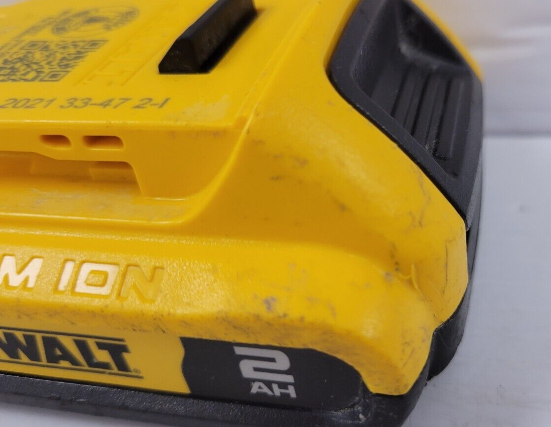 DEWALT DCB203 20V MAX Lithium-Ion Battery 2.0Ah Replacement for Power Tools - Compatible with Drills, Saws & Outdoor Equipment - Perfect for DIY Projects & Professional Construction Work