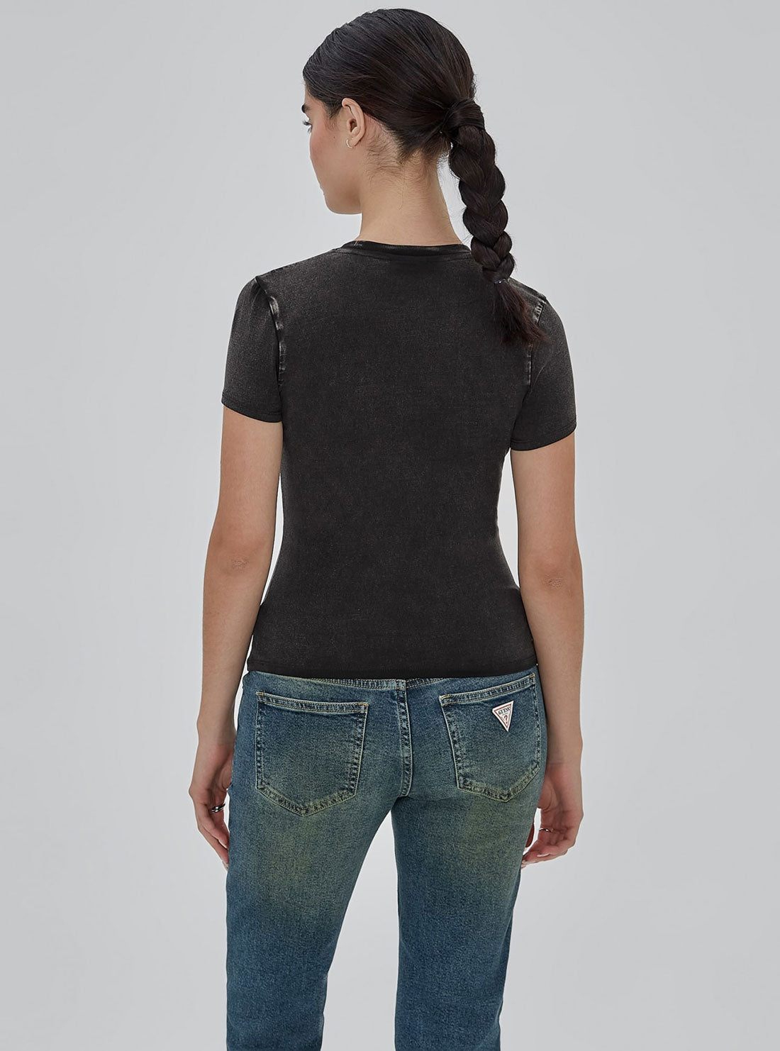 Guess Originals Black T-Shirt for Men - Classic Crewneck Cotton Tee - Casual & Streetwear Style - Perfect for Everyday Wear, Outings, and Layering