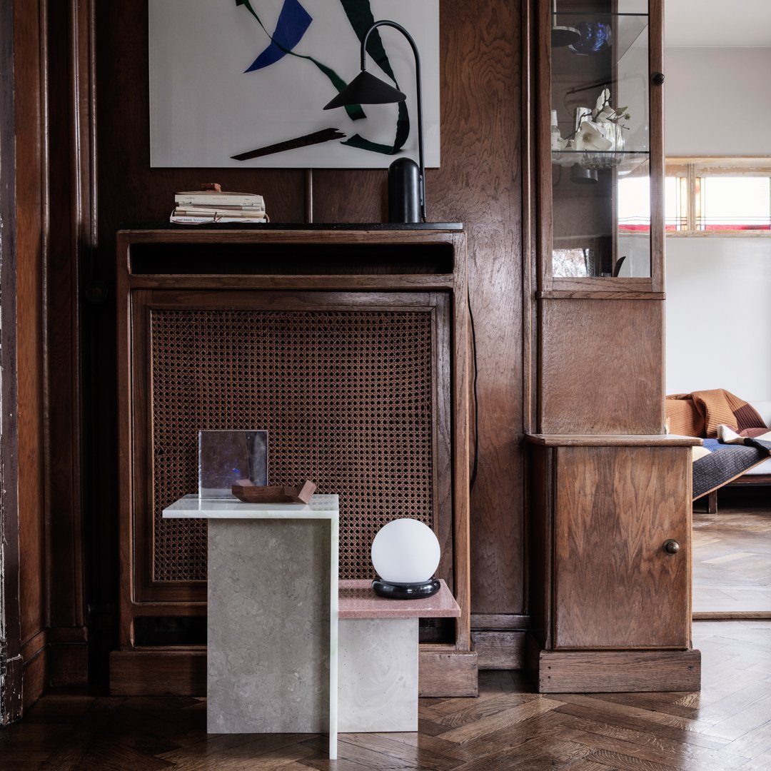 Stylish and Modern Side Table - Perfect for Living Room, Bedroom, or Office - Small Accent Table with Unique Design