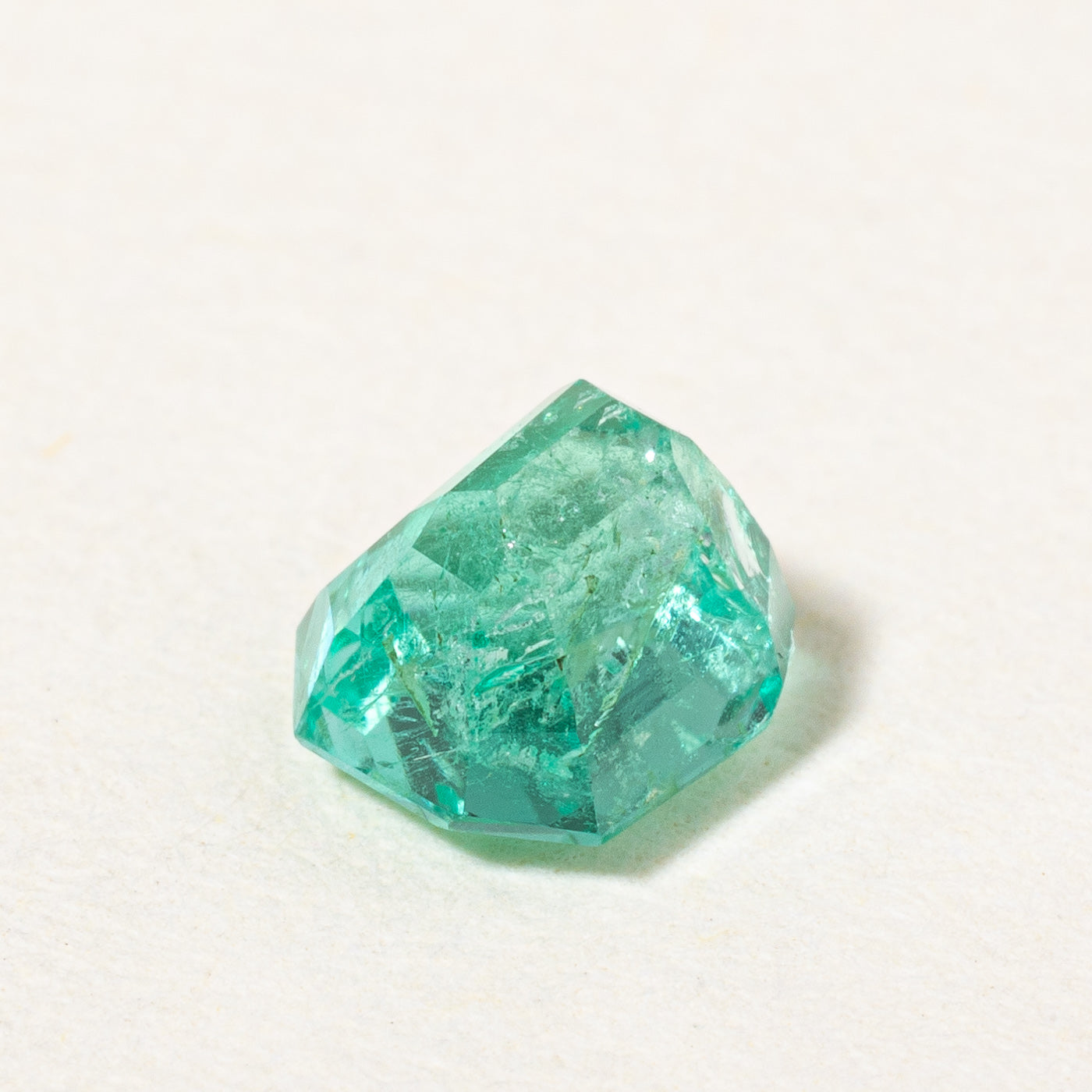 0.61ct Natural Loose Emerald Gemstone - Rectangular Cut with Beveled Corners for Jewelry Making, Engagement Rings & Fine Collections