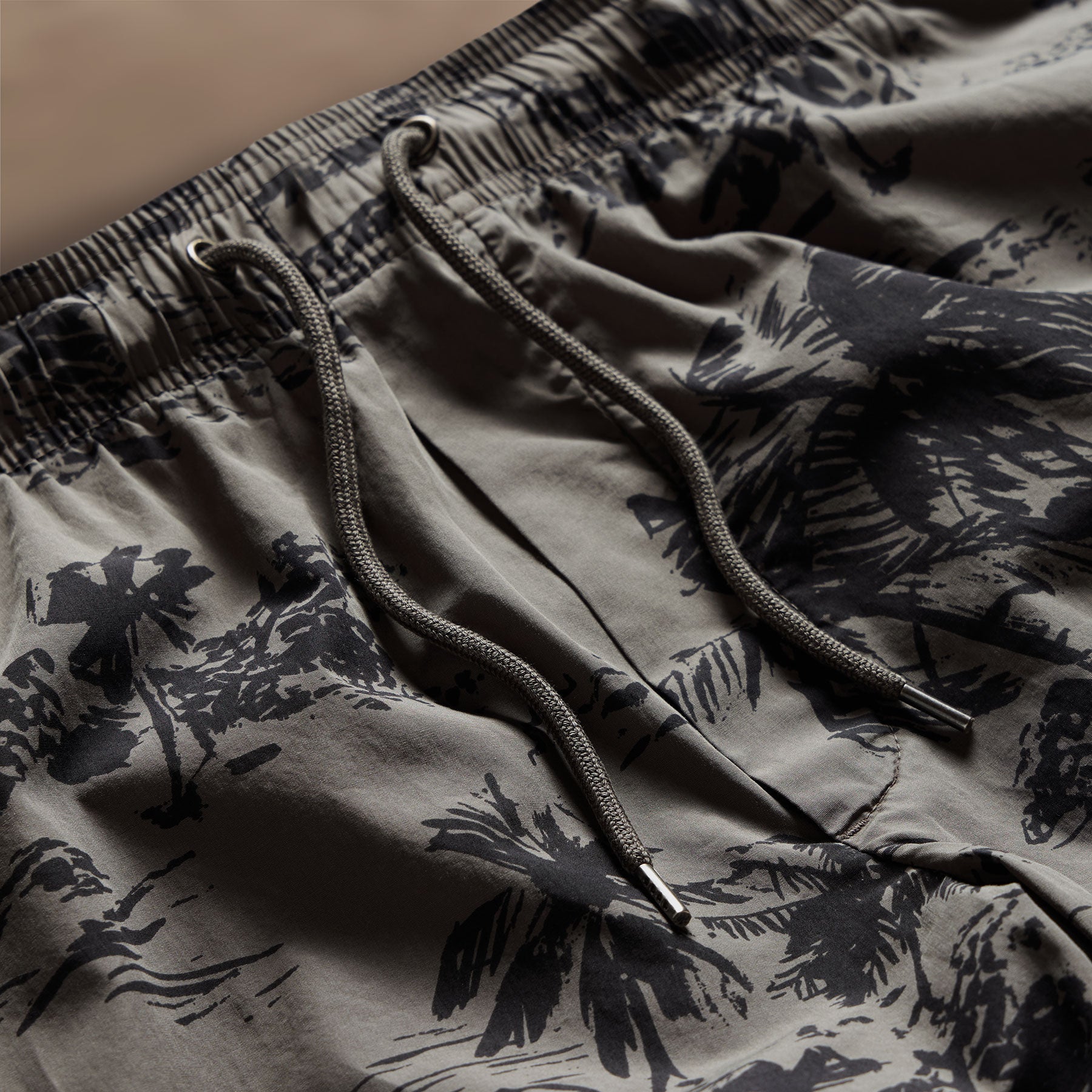 Brandílera Print Short Sleeve T-Shirt - Army Green Pigment & Black | Casual Streetwear for Men & Women | Perfect for Summer Outfits, Gym, and Everyday Wear
