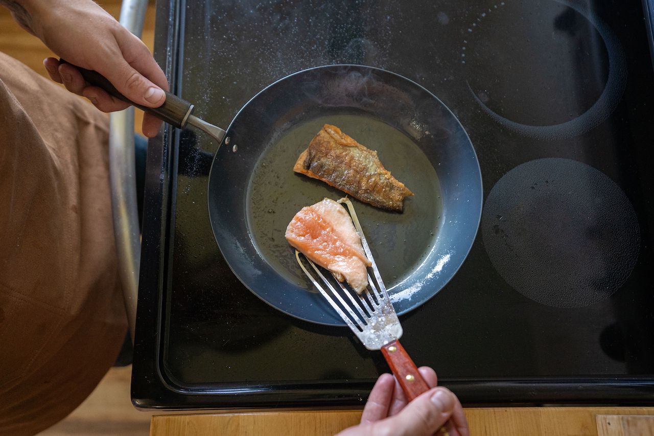 Premium Nogent Slotted Fish Spatula 16cm - Stainless Steel Kitchen Turner for Delicate Fish Fillets, Pancakes & Eggs - Perfect for Grilling, Frying & Serving
