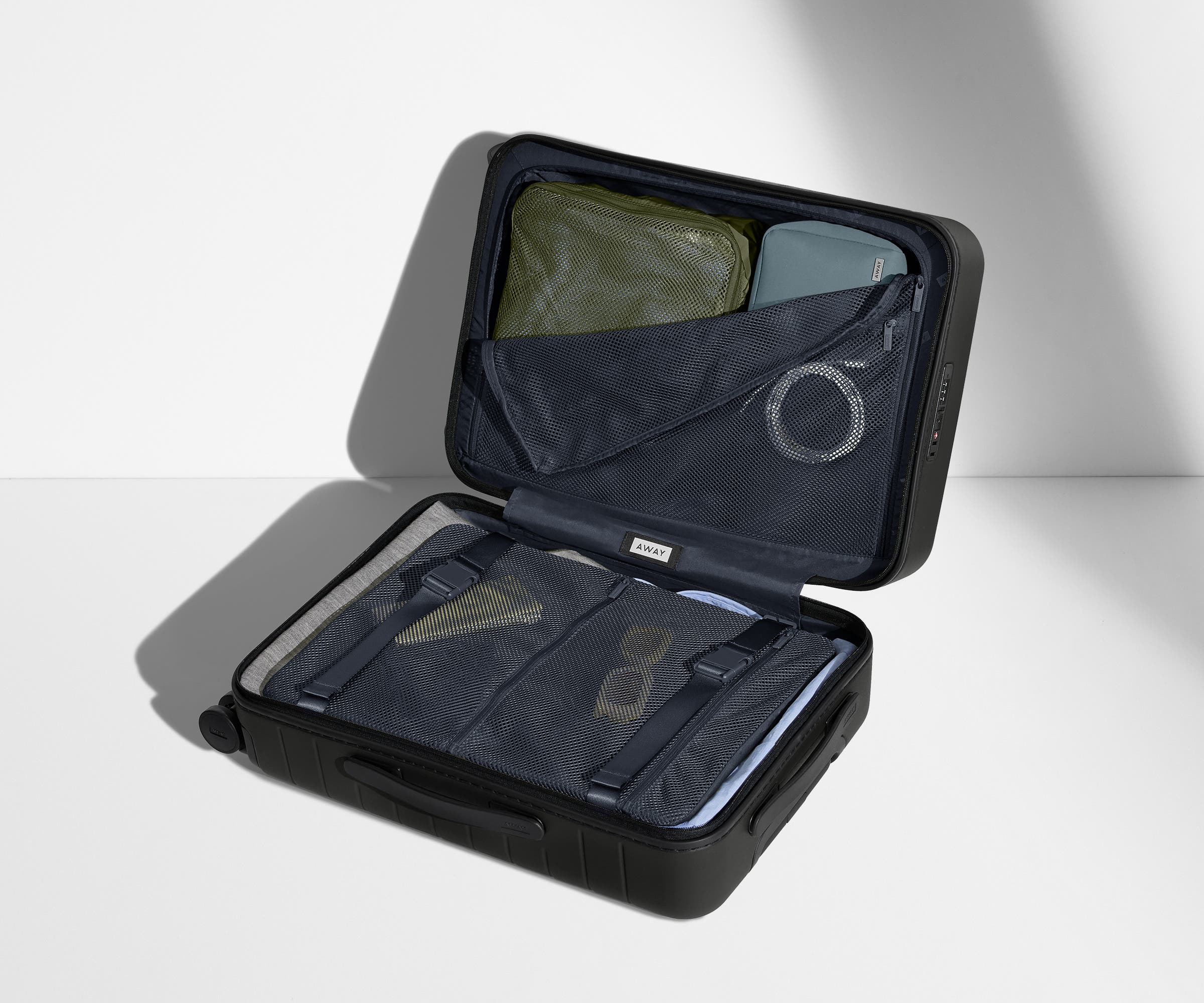 Jet Black Carry On Luggage - Lightweight & Durable Suitcase for Air Travel, Business Trips & Weekend Getaways