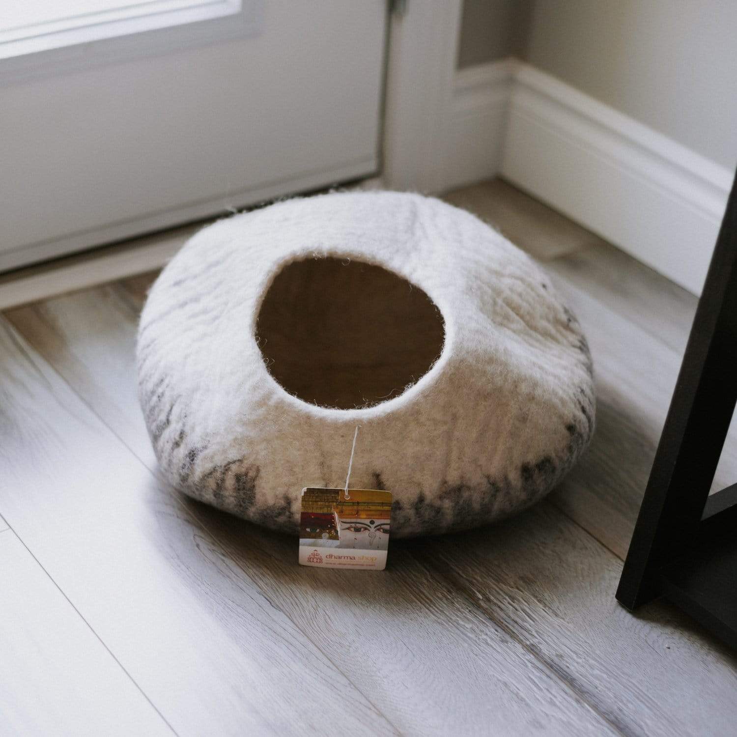 Cozy Himalayan Cat Cave Bed for Small Cats - Soft & Warm Pet Hideaway for Kittens & Small Breeds - Perfect for Indoor Napping, Playtime & Stress Relief
