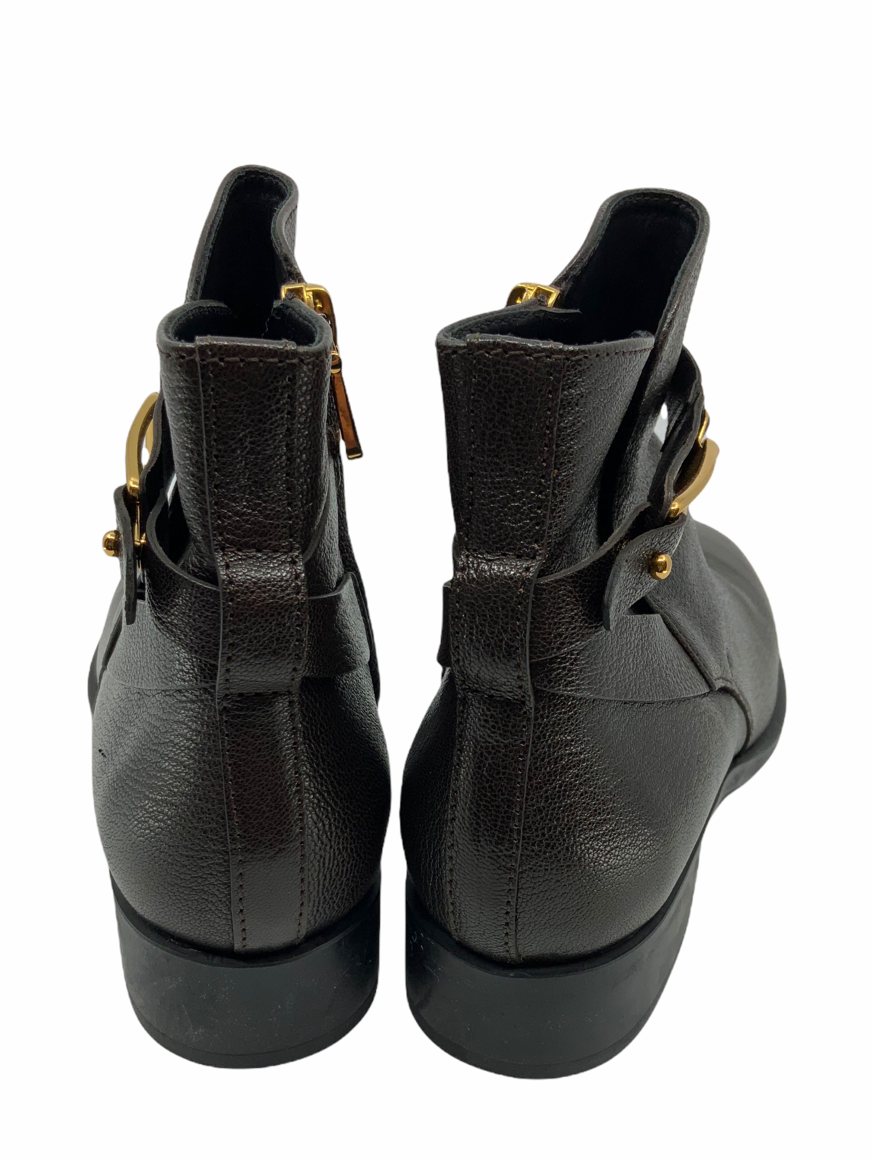 Tod's Leather Buckle Ankle Boots Size 7.5 for Women - Stylish & Comfortable Fall Winter Booties for Office, Party & Casual Outfits
