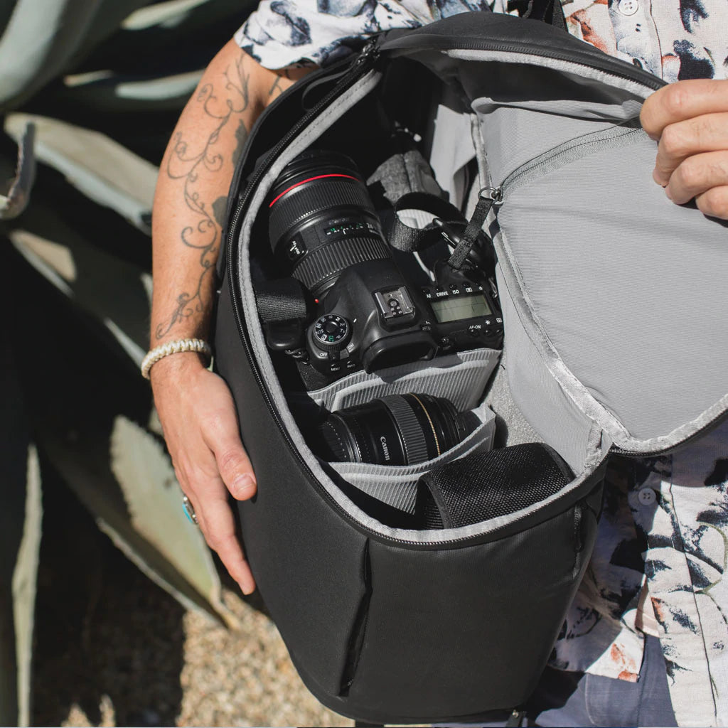Peak Design Everyday Backpack V2 30L - Durable Camera & Travel Backpack for Photographers & Commuters - Waterproof Laptop Bag with Customizable Dividers - Perfect for Work, Hiking & Urban Adventures