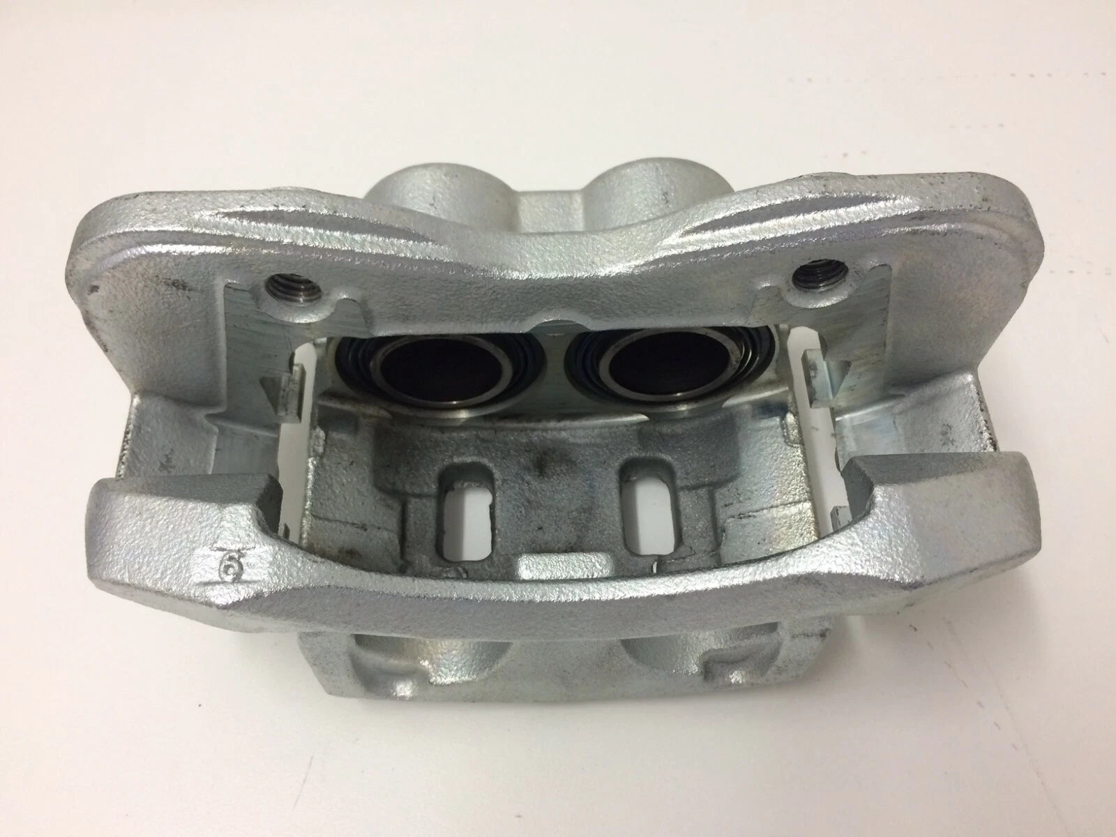 Genuine Holden RG Colorado Front Brake Left Caliper 2012-2020 - Perfect for Off-Roading & Daily Commuting