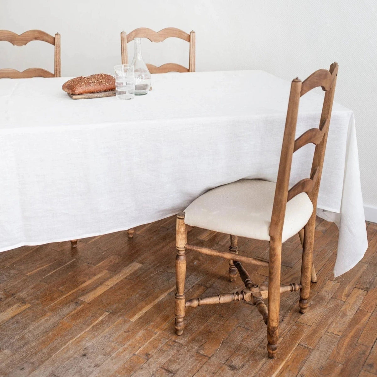 Premium 100% White Linen Tablecloth - Elegant Dining Table Cover for Weddings, Parties & Home Decor
