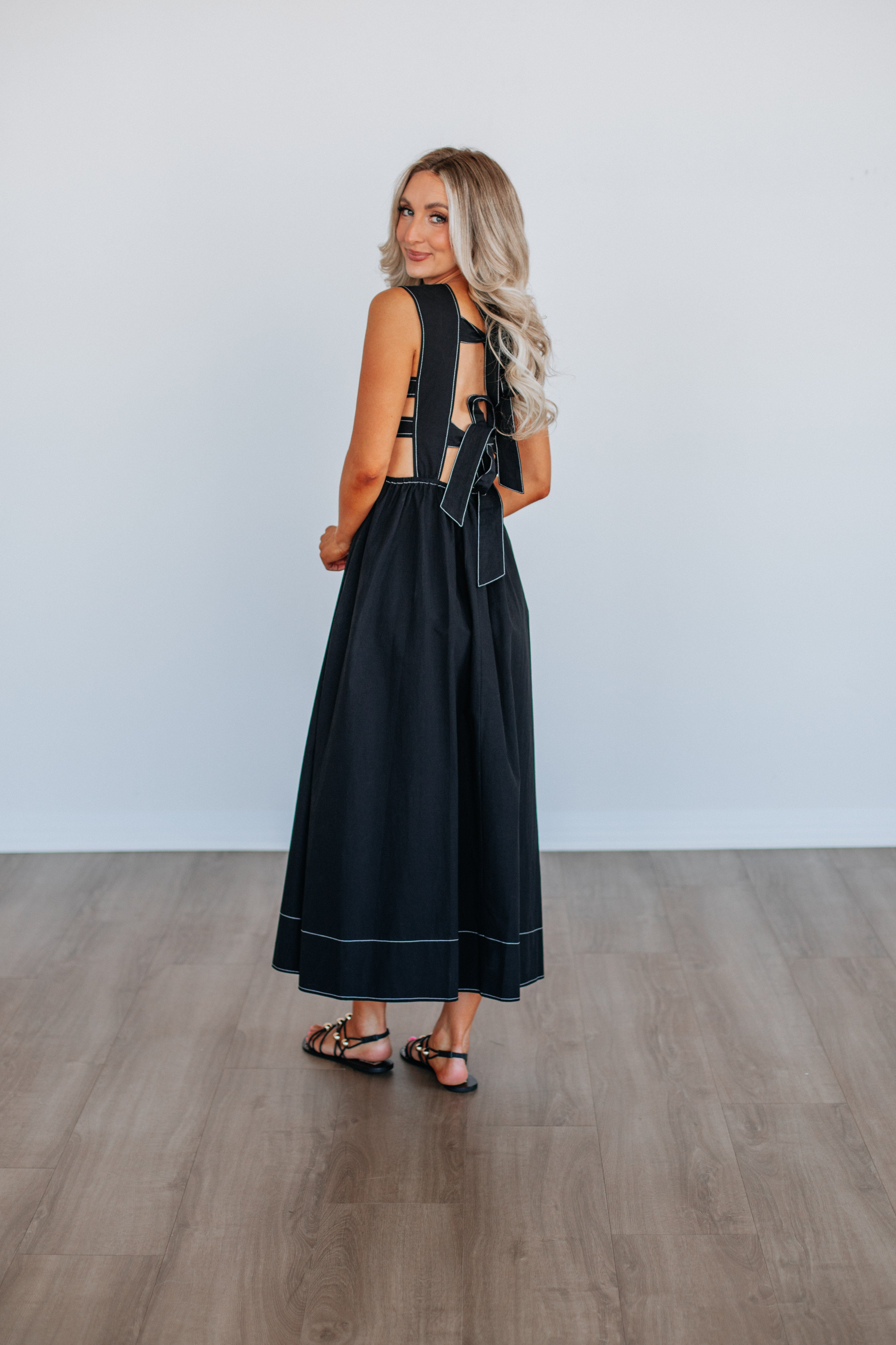Alicyn Women's Black Dress - Elegant & Comfortable for Parties, Weddings & Evening Events