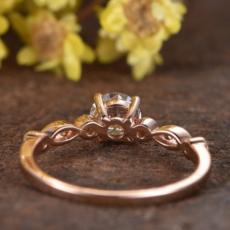 5mm Round Moissanite Marquise Diamond Engagement Ring - 14k/18k Rose Gold Wedding Band for Women - Classic 4 Prong Setting, Perfect for Proposals, Anniversaries & Bridal Jewelry