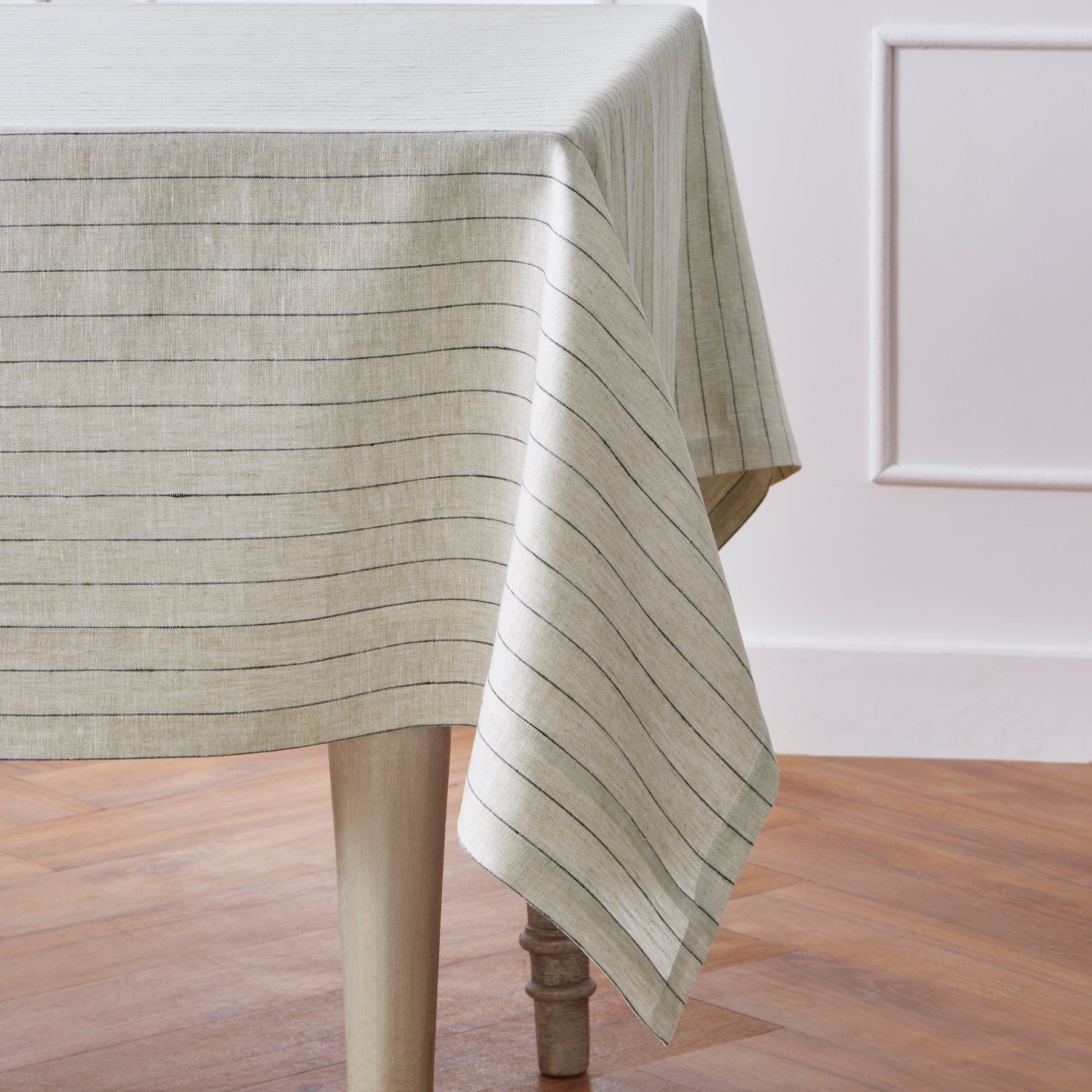 Elegant Pinstripe Tablecloth for Dining & Events - Premium Cotton Table Cover for Restaurants, Weddings & Home Decor