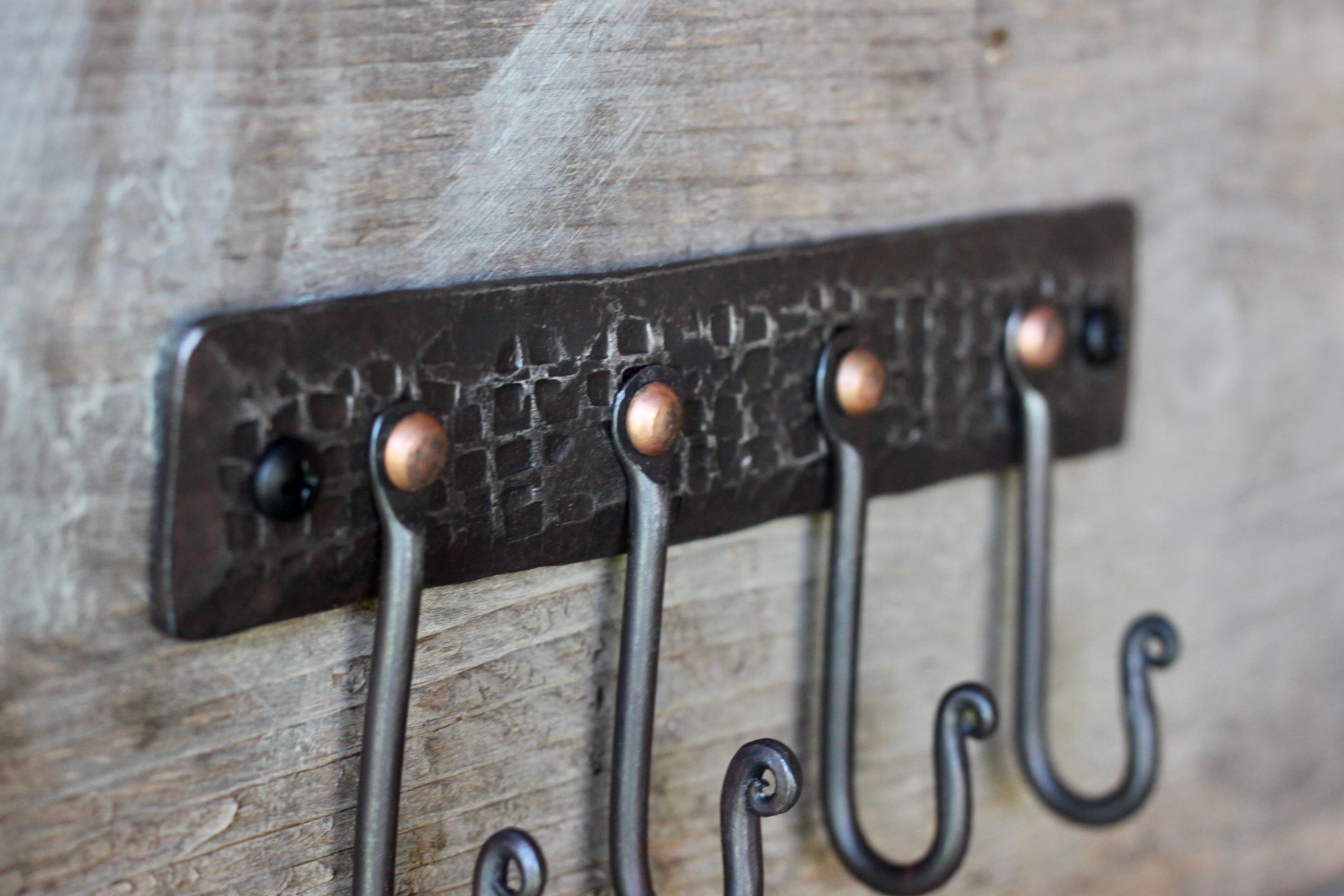 Sturdy Webbed Texture Wall Hook Rack - Heavy Duty Hanging Organizer for Bathroom, Kitchen, Garage & Entryway - Perfect for Towels, Keys, Hats & More