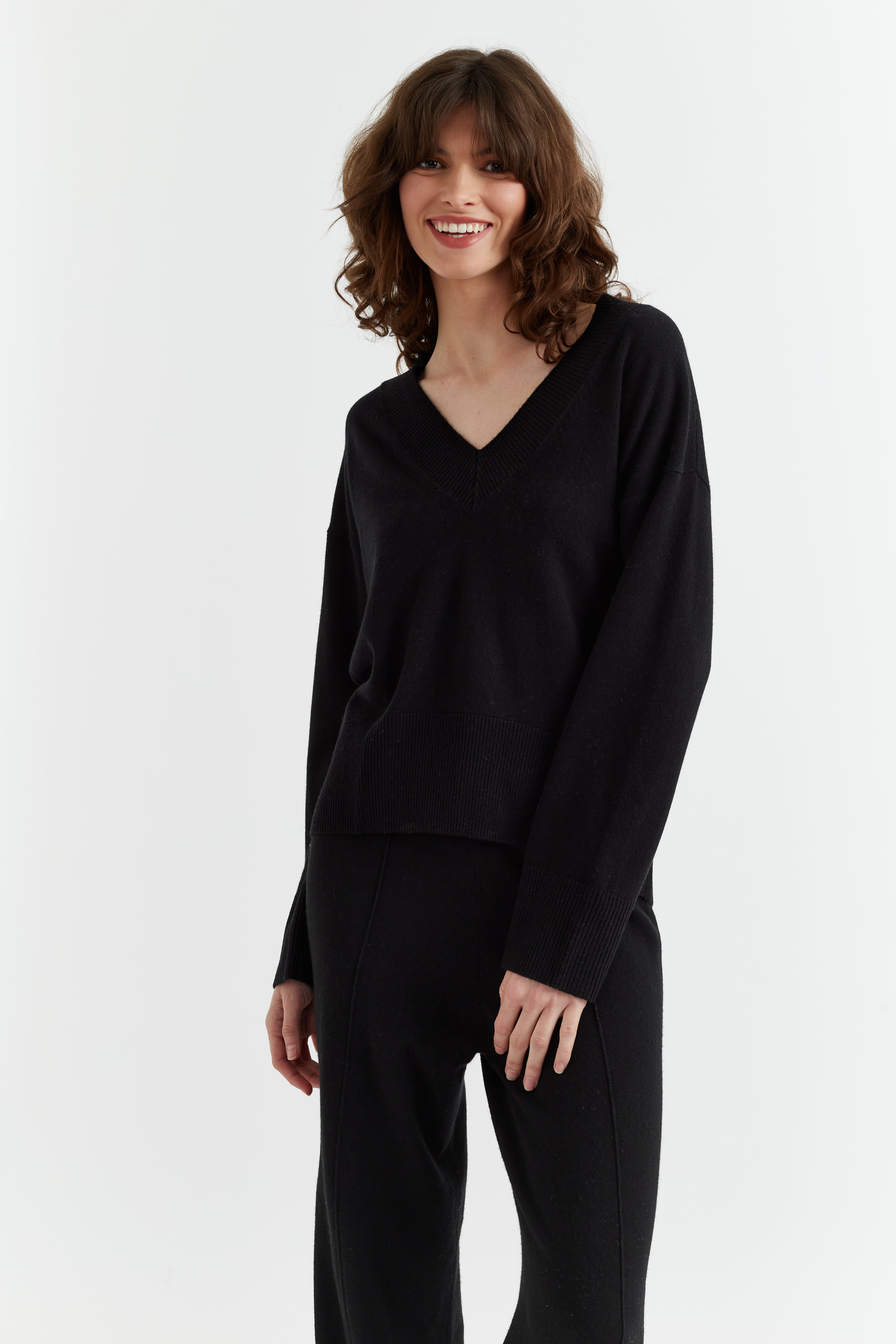 Luxury Black Wool Cashmere V-Neck Sweater for Women - Soft & Warm Winter Pullover - Perfect for Office, Date Night & Holiday Outfits