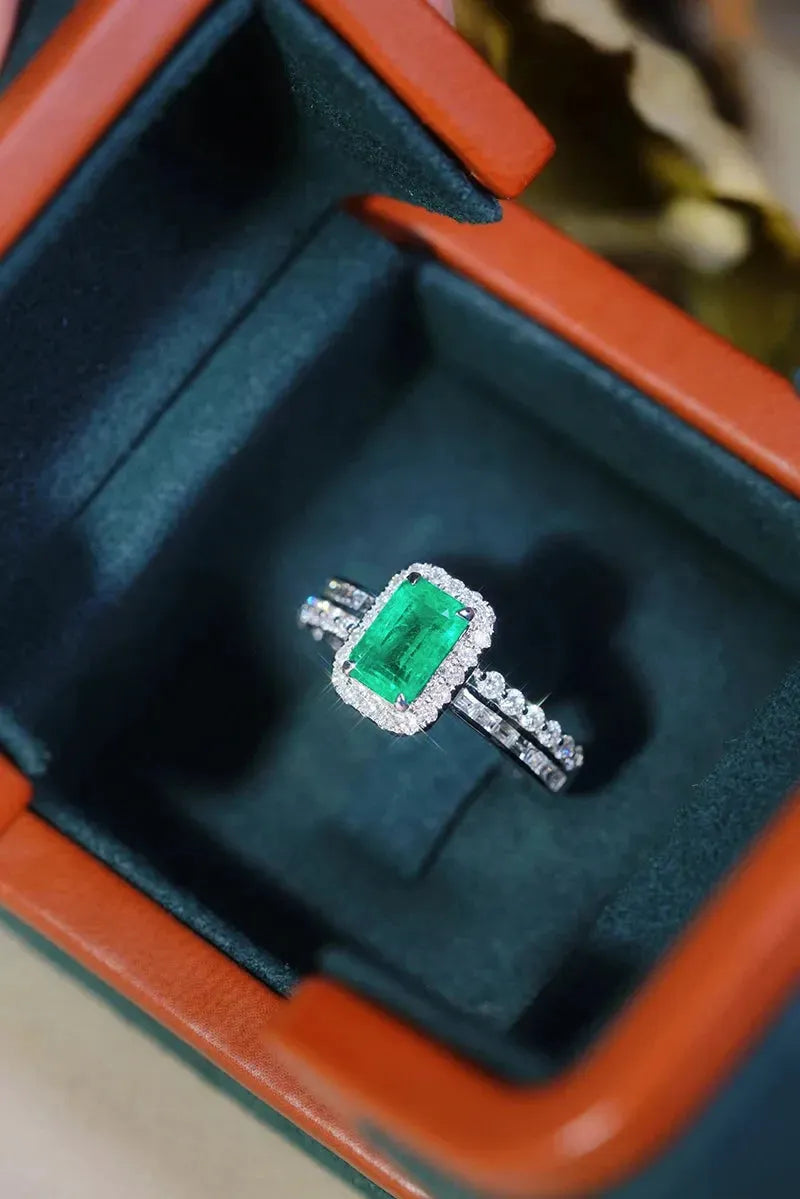 18K White Gold Diamond & Emerald Ring for Women - Elegant Fashion Jewelry with Real Natural Stones - Perfect for Parties, Weddings & Special Occasions
