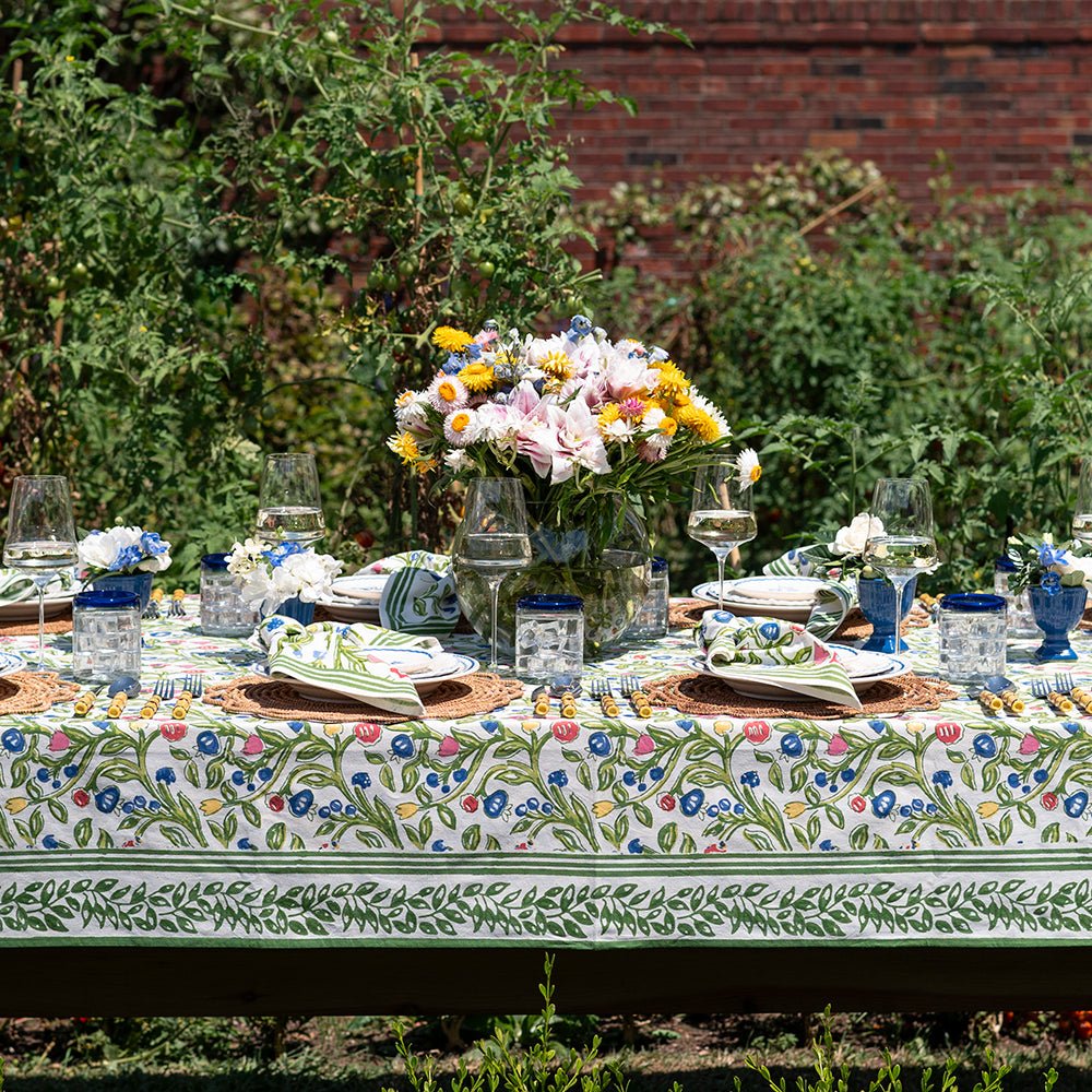 Emma Premium Tablecloth - Elegant & Durable Dining Table Cover for Home, Parties & Events - Washable & Wrinkle-Resistant Fabric