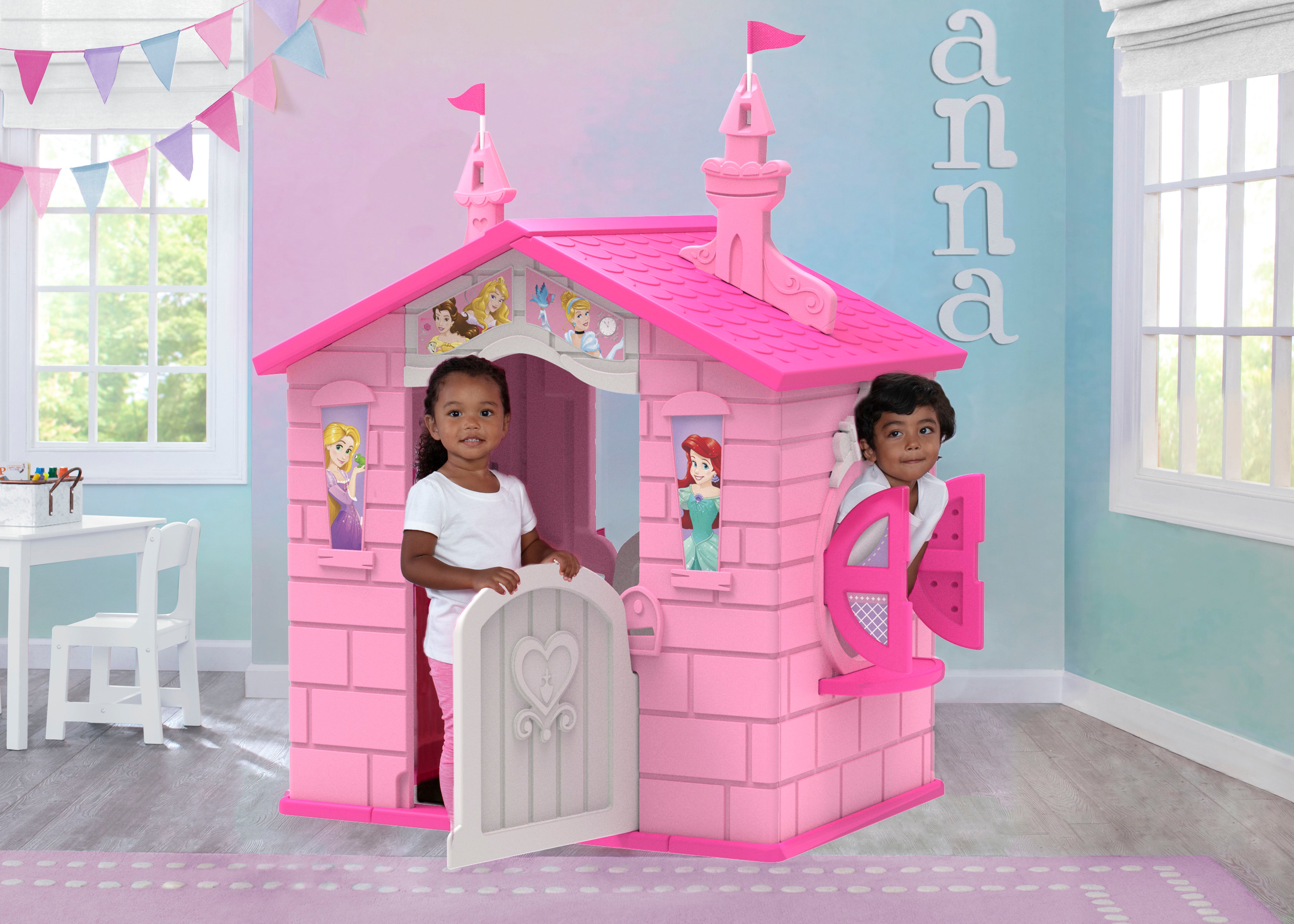 Disney Princess Plastic Indoor & Outdoor Playhouse for Kids - Easy Assembly by Delta Children - Perfect for Backyard, Playroom & Birthday Parties