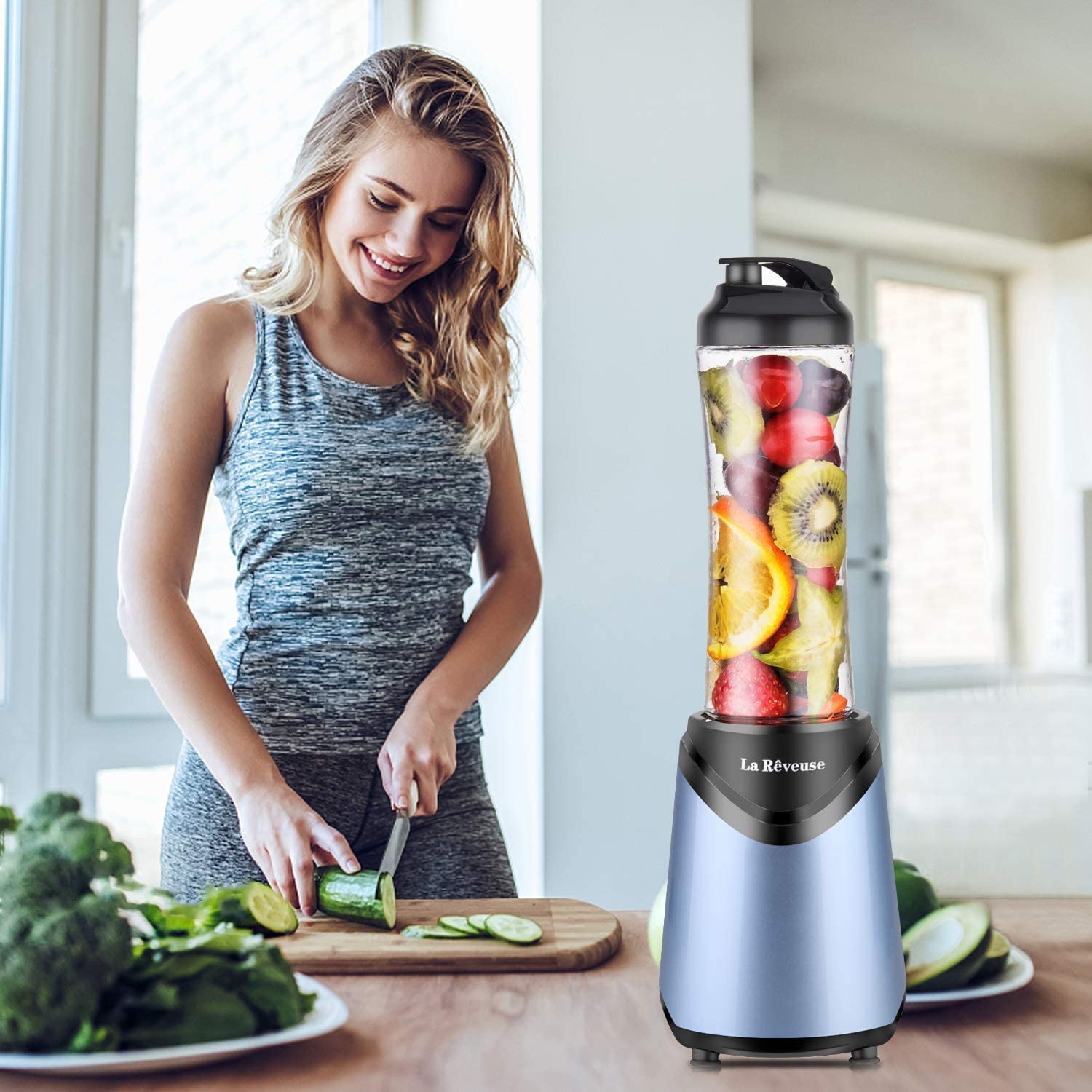 La Reveuse 300W Personal Smoothie Blender with 18oz BPA-Free Travel Bottle - Portable Light Blue Blender for Protein Shakes, Post-Workout Recovery & Healthy On-the-Go Smoothies