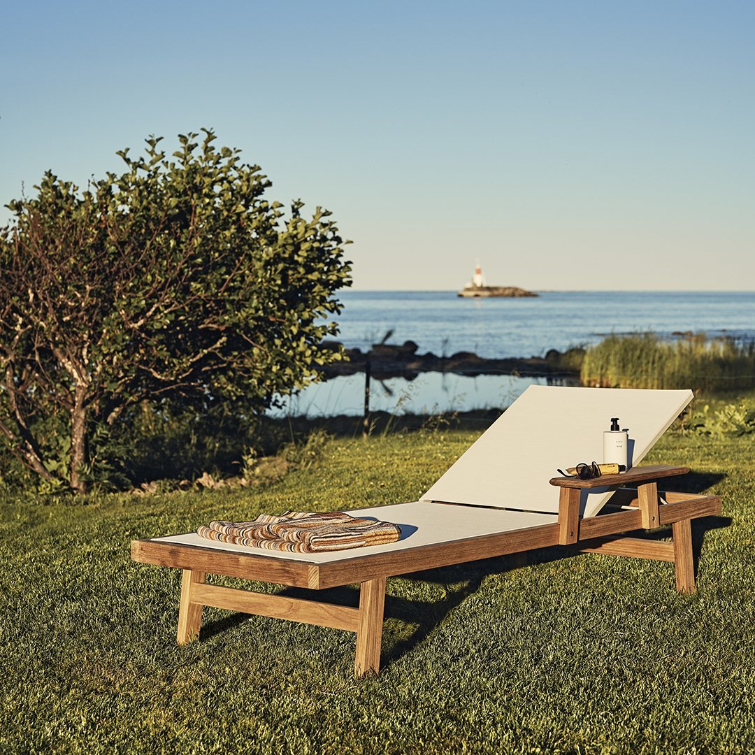Premium Djuro Sun Lounger - Adjustable Outdoor Chaise Lounge with Cushion | Perfect for Poolside, Beach, Patio & Backyard Relaxation