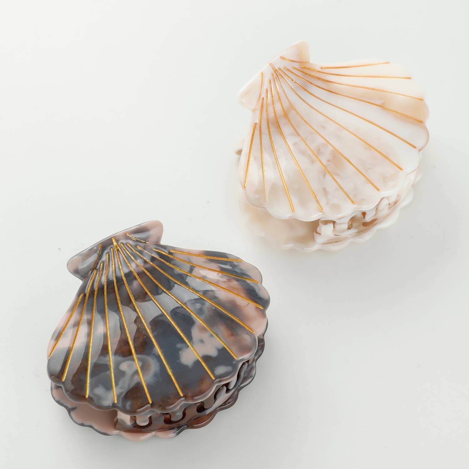Hand Painted Calacatta Seashell Claw Clip - Elegant Hair Accessory for Beach Weddings, Summer Vacations & Boho Hairstyles