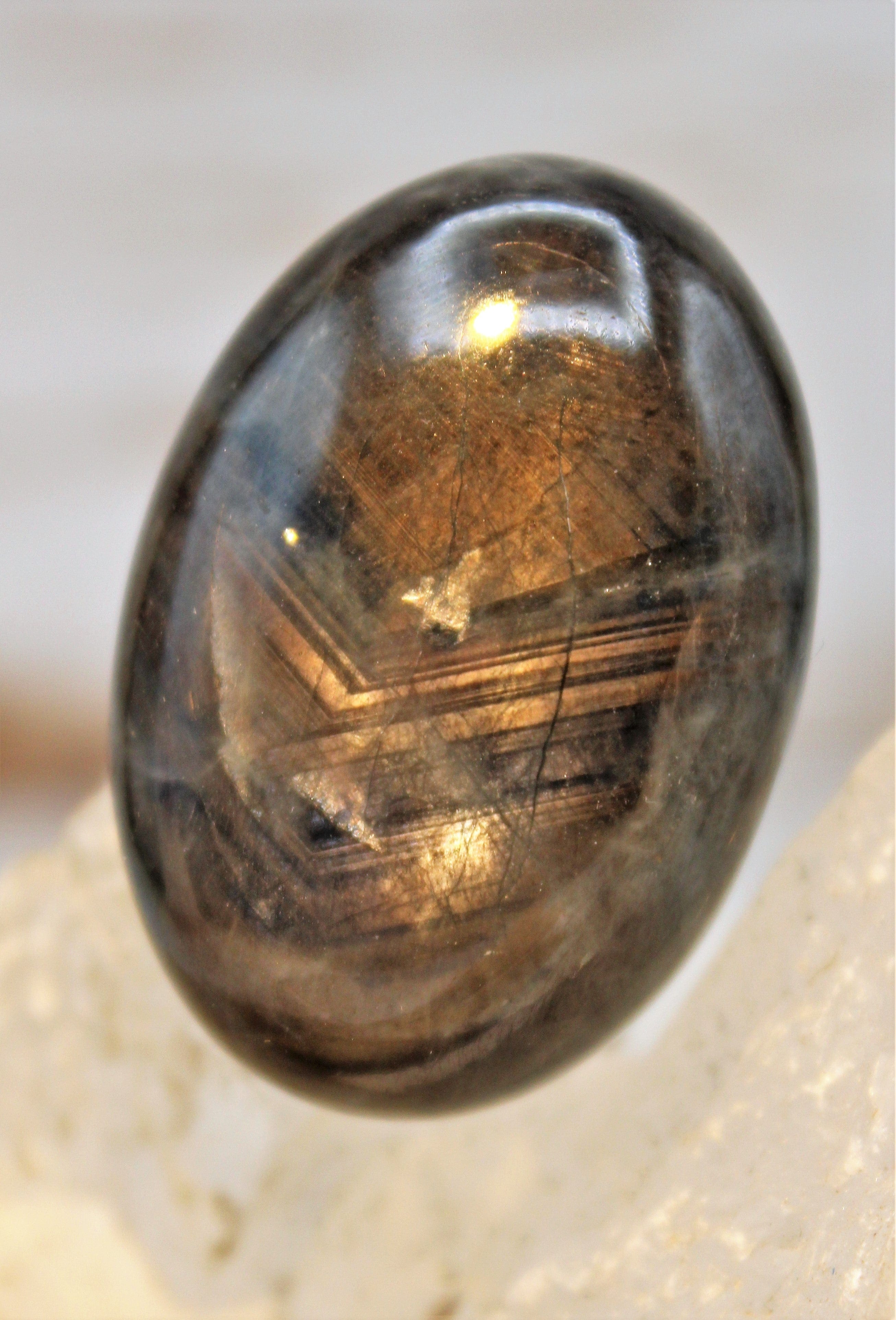 Natural Black Star Sapphire Cabochon - 5mm to 20mm Sizes for Jewelry Making - Perfect for Rings, Pendants & Bracelets