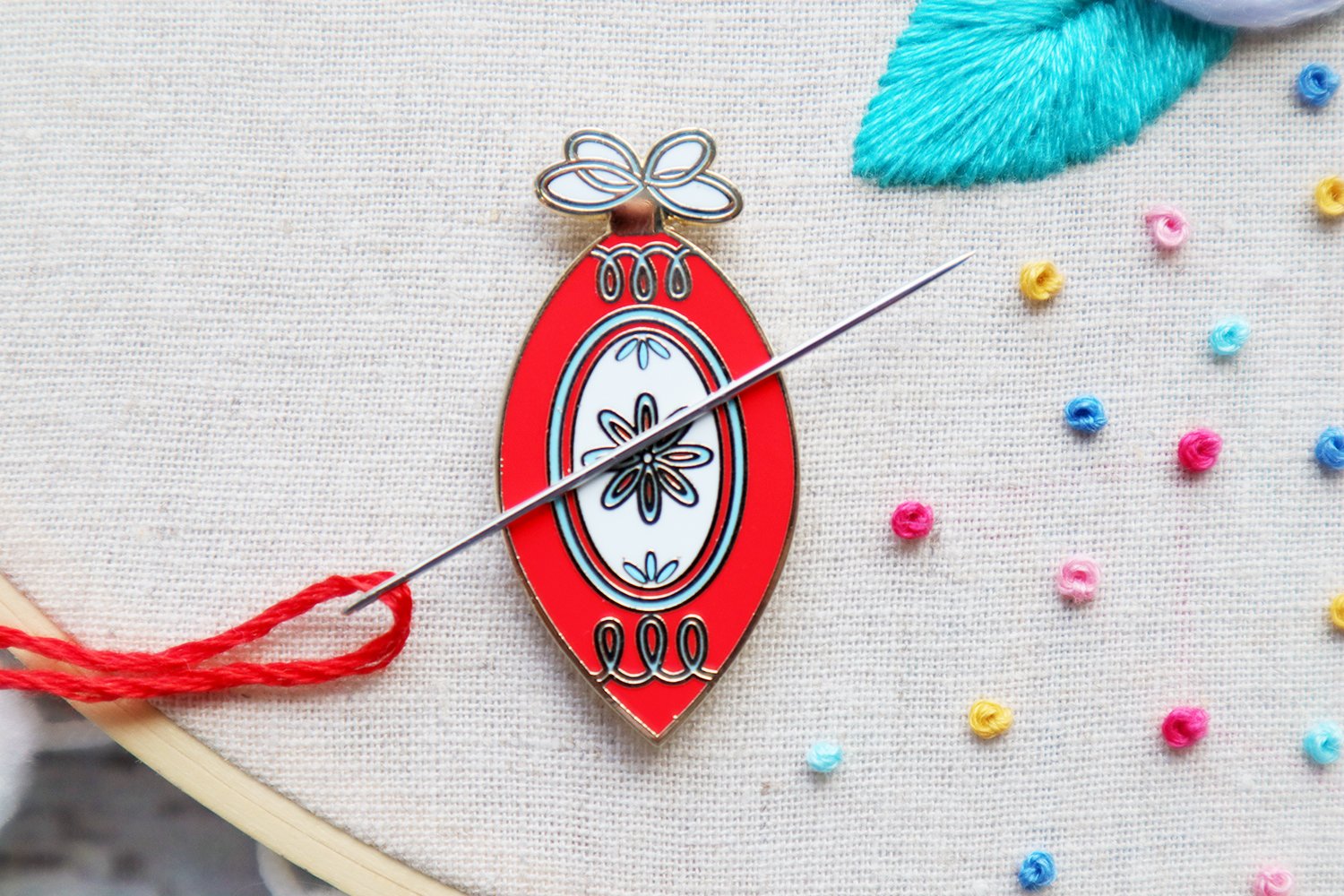 Festive Christmas Ornament Needle Minder - Magnetic Pin Cushion for Sewing & Quilting - Perfect Holiday Crafting Accessory for DIY Projects & Gift Giving