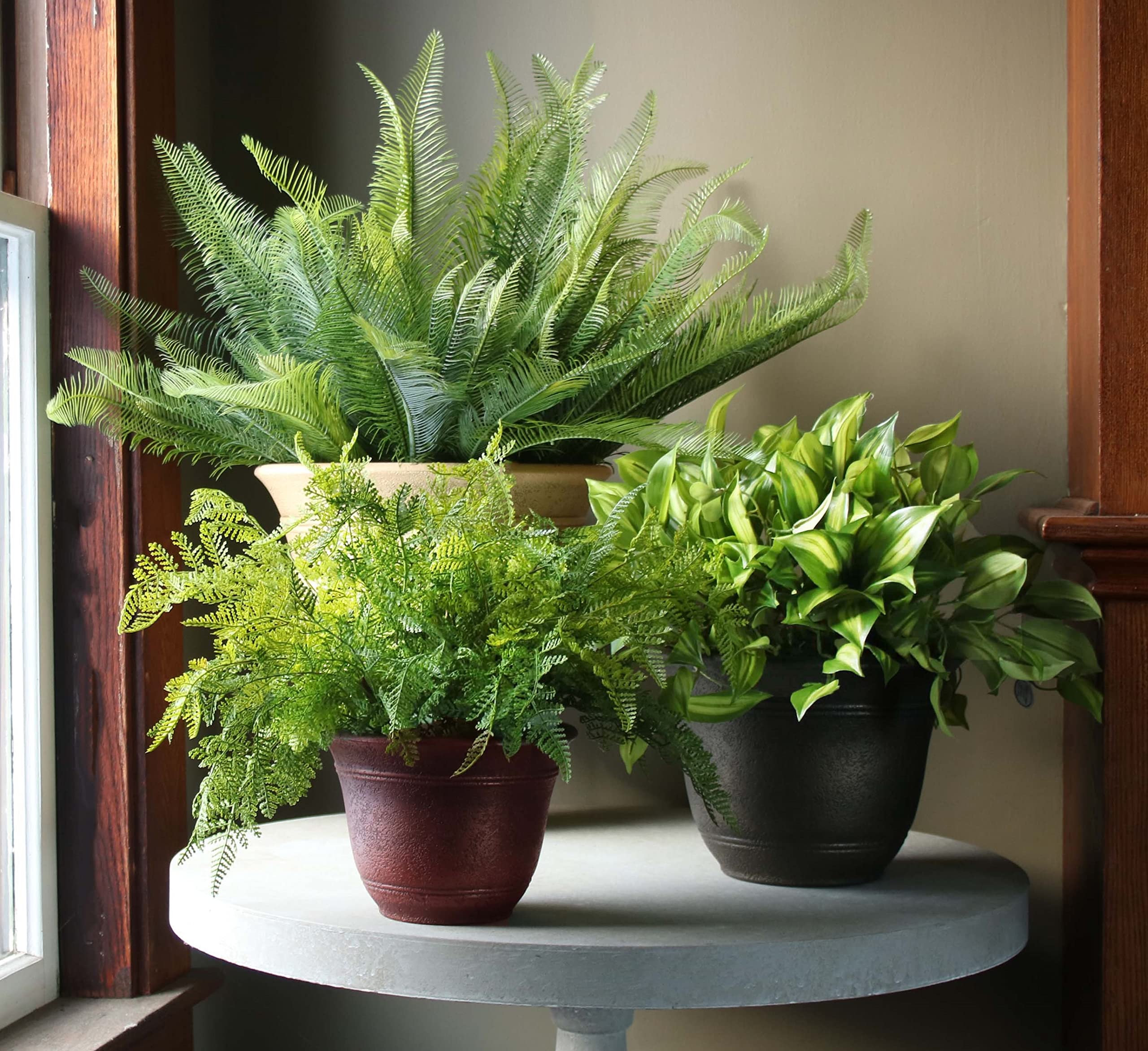 The HC Companies Sierra Round Self-Watering Planter - 16