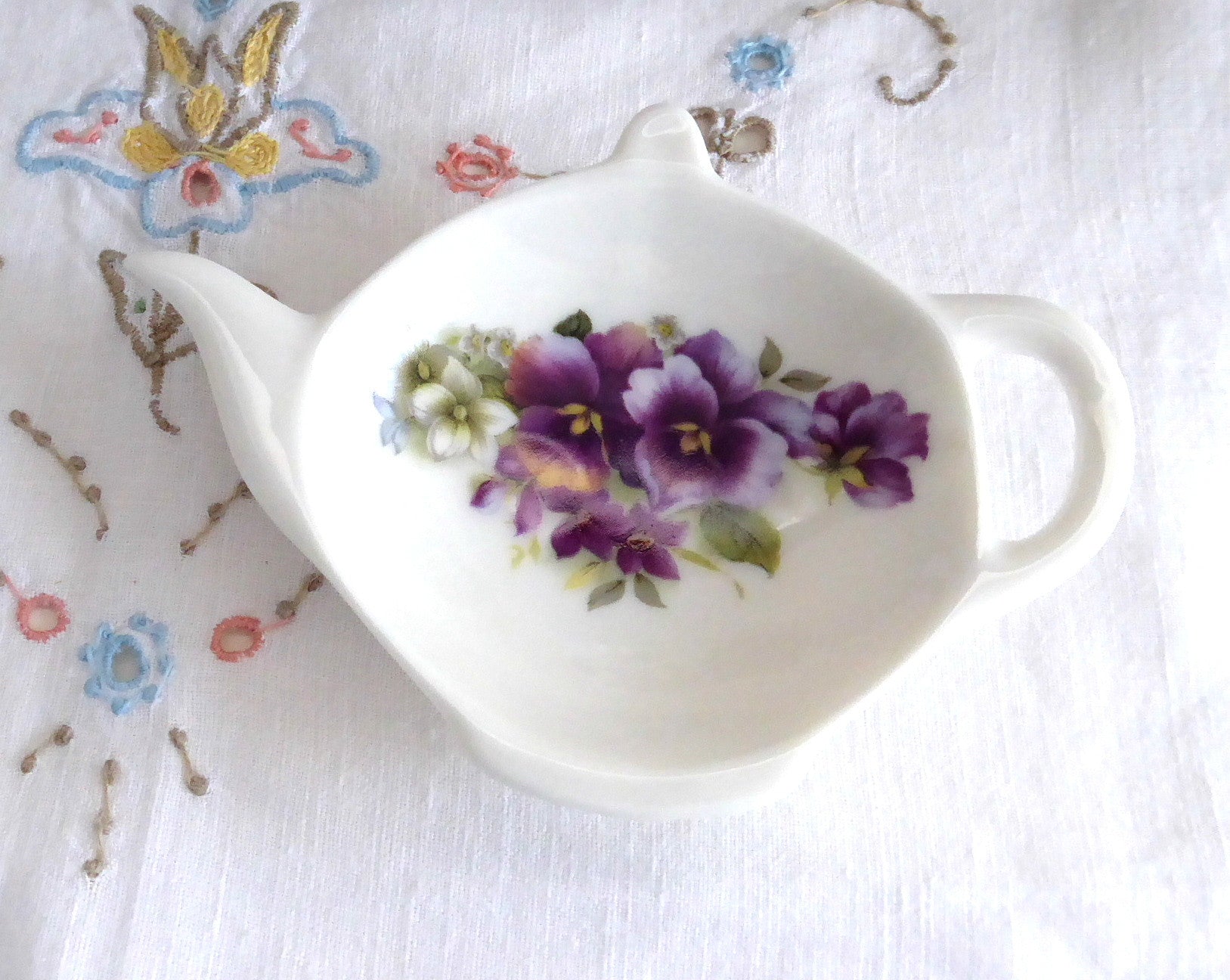 Royal Patrician England Bone China Teapot-Shaped Tea Bag Caddy with Pansies Design - Perfect for Afternoon Tea, Gifts, and Kitchen Decor