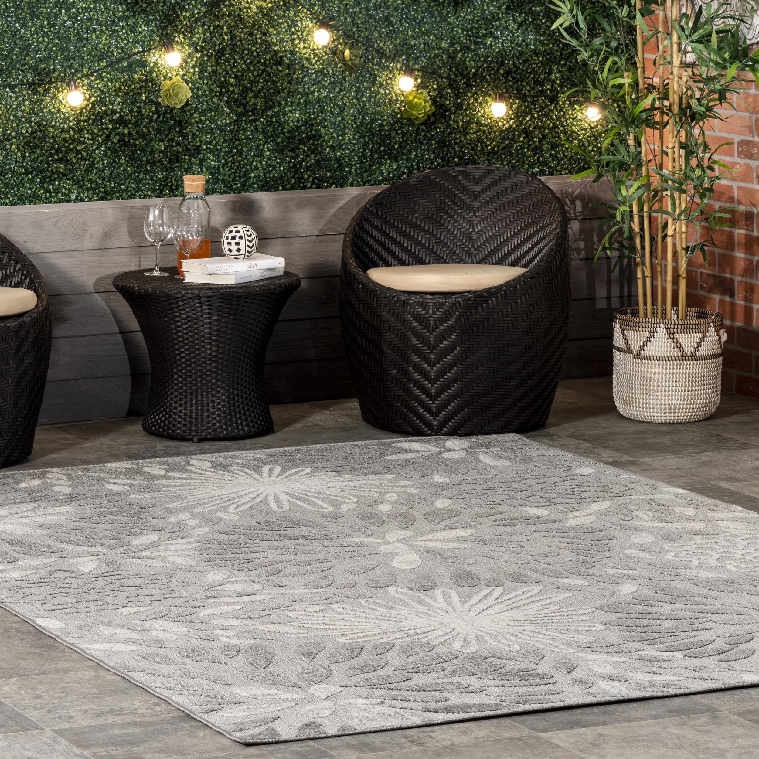 nuLOOM Monique Floral Indoor Outdoor Rug - Modern Non-Shedding Non-Skid Washable Area Carpet for Patio, Porch, Deck & Living Room | Perfect for Home Decor, Garden Parties and Cozy Gatherings